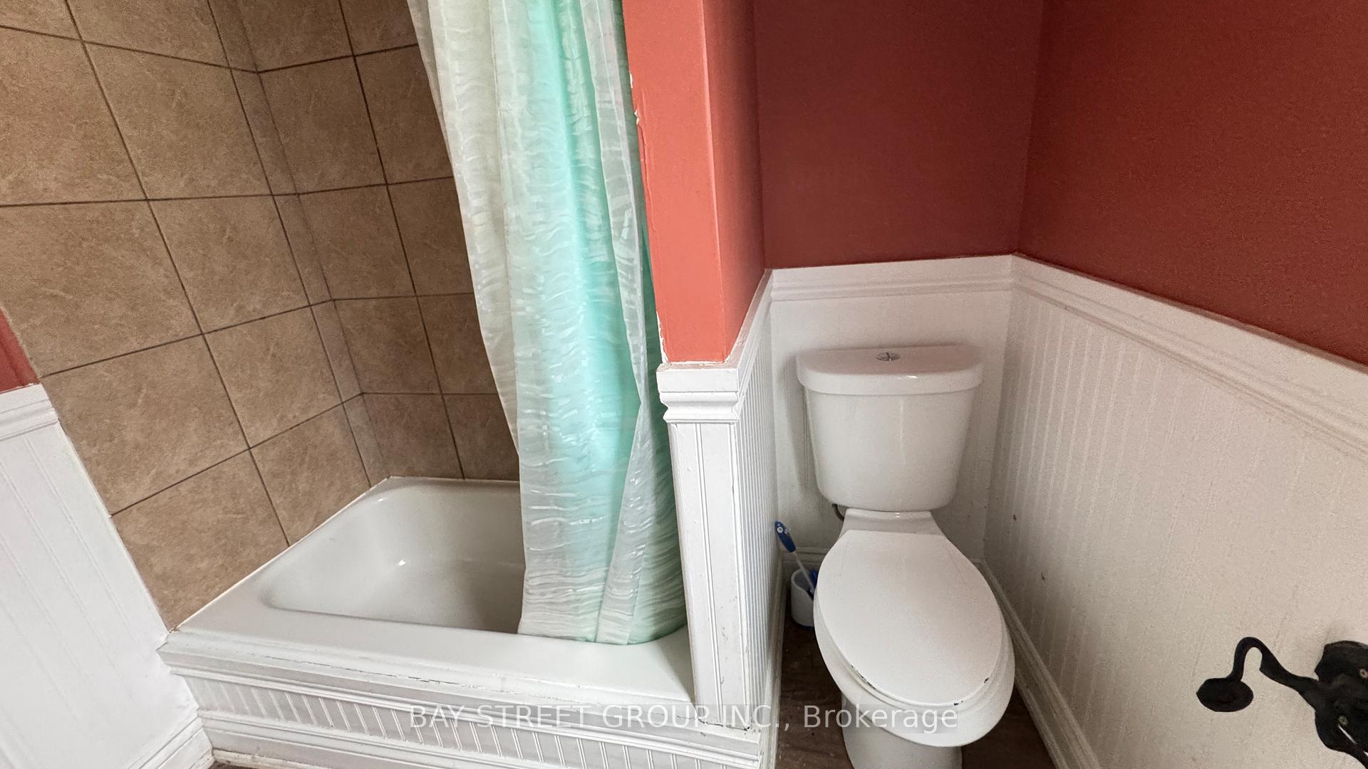 Photo 7 of Unit Upper, 5114 Mcrae Street, Niagara Falls, Cherrywood — HOMEH