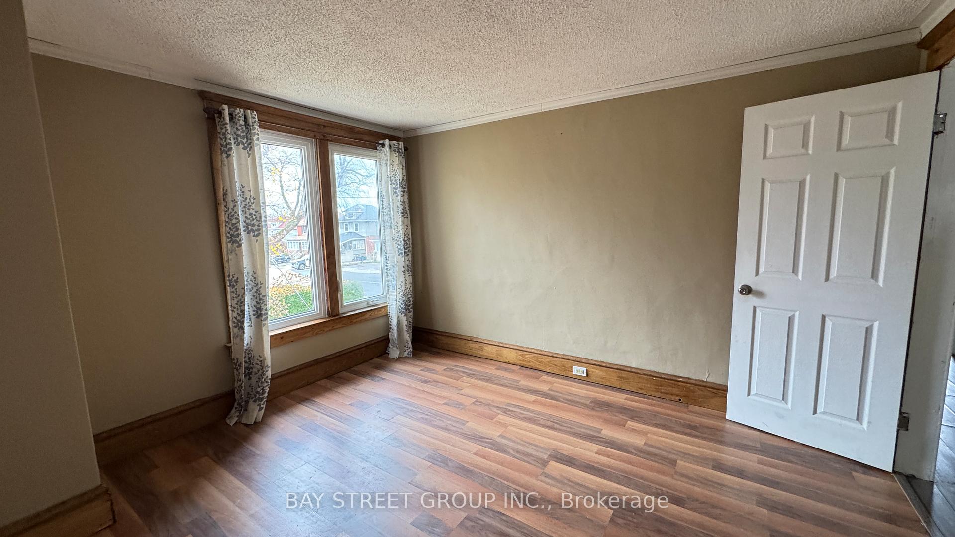 Photo 10 of Unit Upper, 5114 Mcrae Street, Niagara Falls, Cherrywood — HOMEH