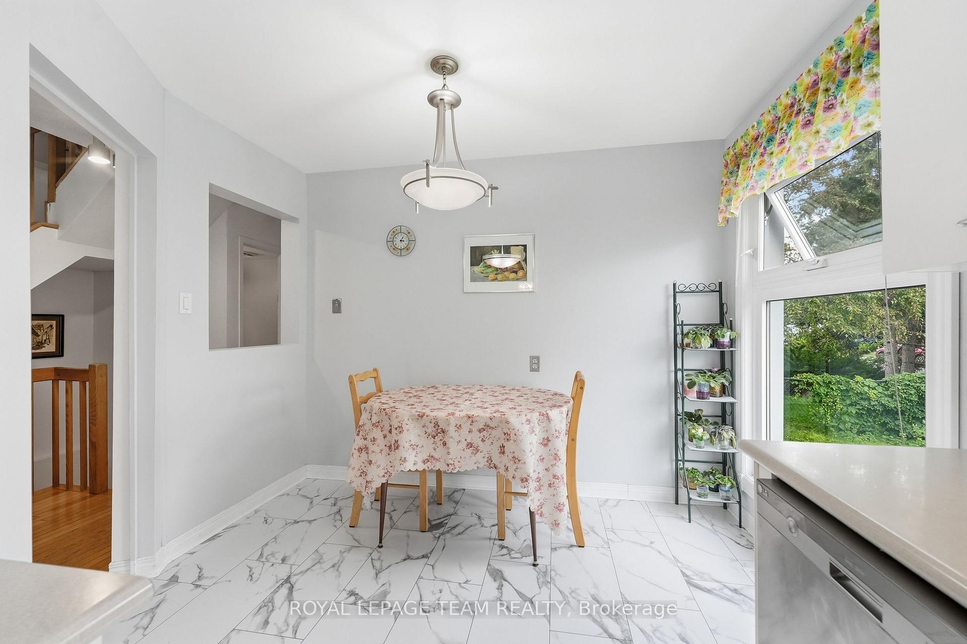 Photo 8 of 66 Armadale Crescent, Ottawa, Barrhaven - Cedargrove/Fraserdale — HOMEH