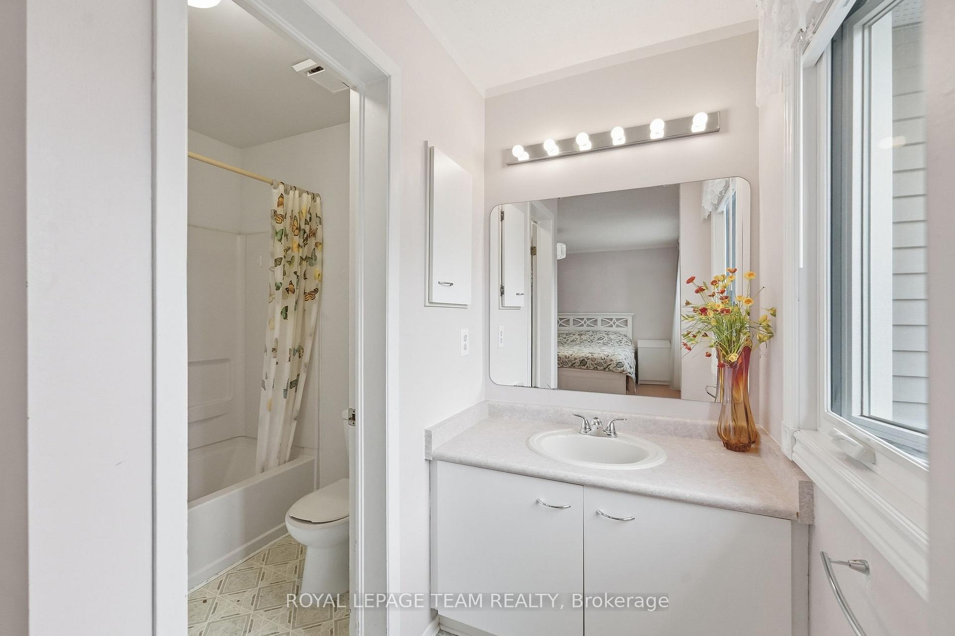 Photo 23 of 66 Armadale Crescent, Ottawa, Barrhaven - Cedargrove/Fraserdale — HOMEH