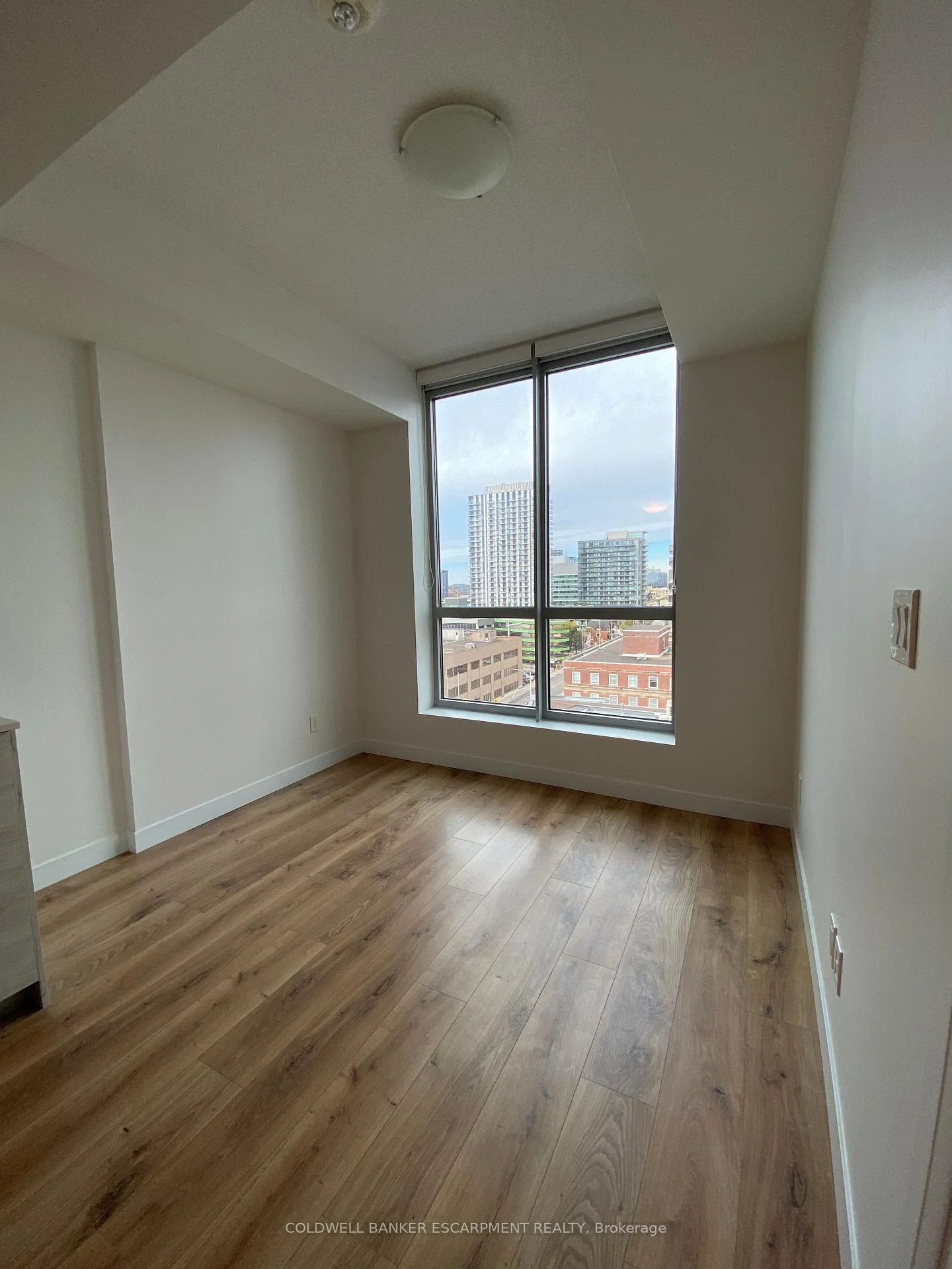 Photo 2 of Unit 808, 60 Frederick Street, Kitchener, Civic Centre — HOMEH
