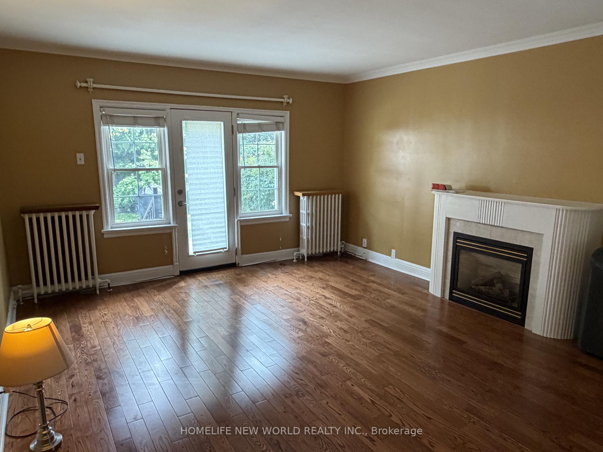 Photo 2 of Unit 4, 1217 Avenue Road, Toronto, Lawrence Park South — HOMEH
