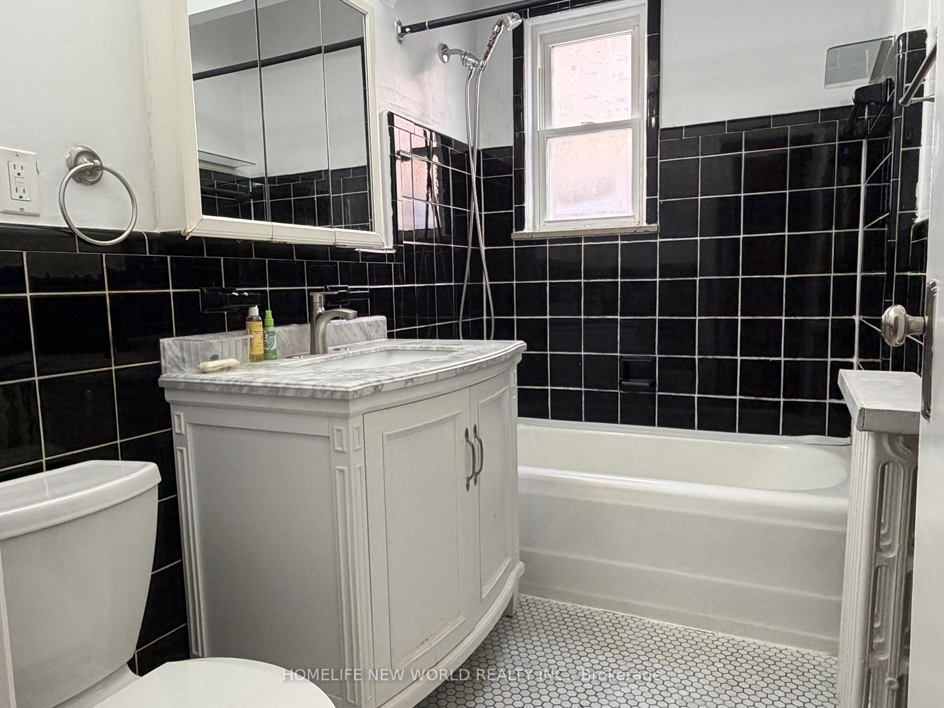 Photo 13 of Unit 4, 1217 Avenue Road, Toronto, Lawrence Park South — HOMEH