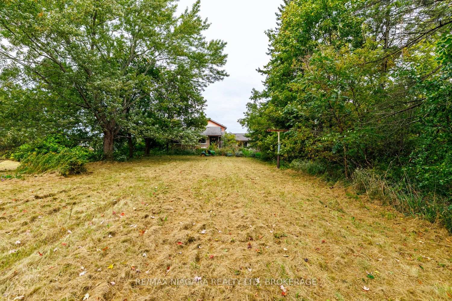 Photo 10 of 567 Lyons Creek Road, Welland, Cooks Mills — HOMEH