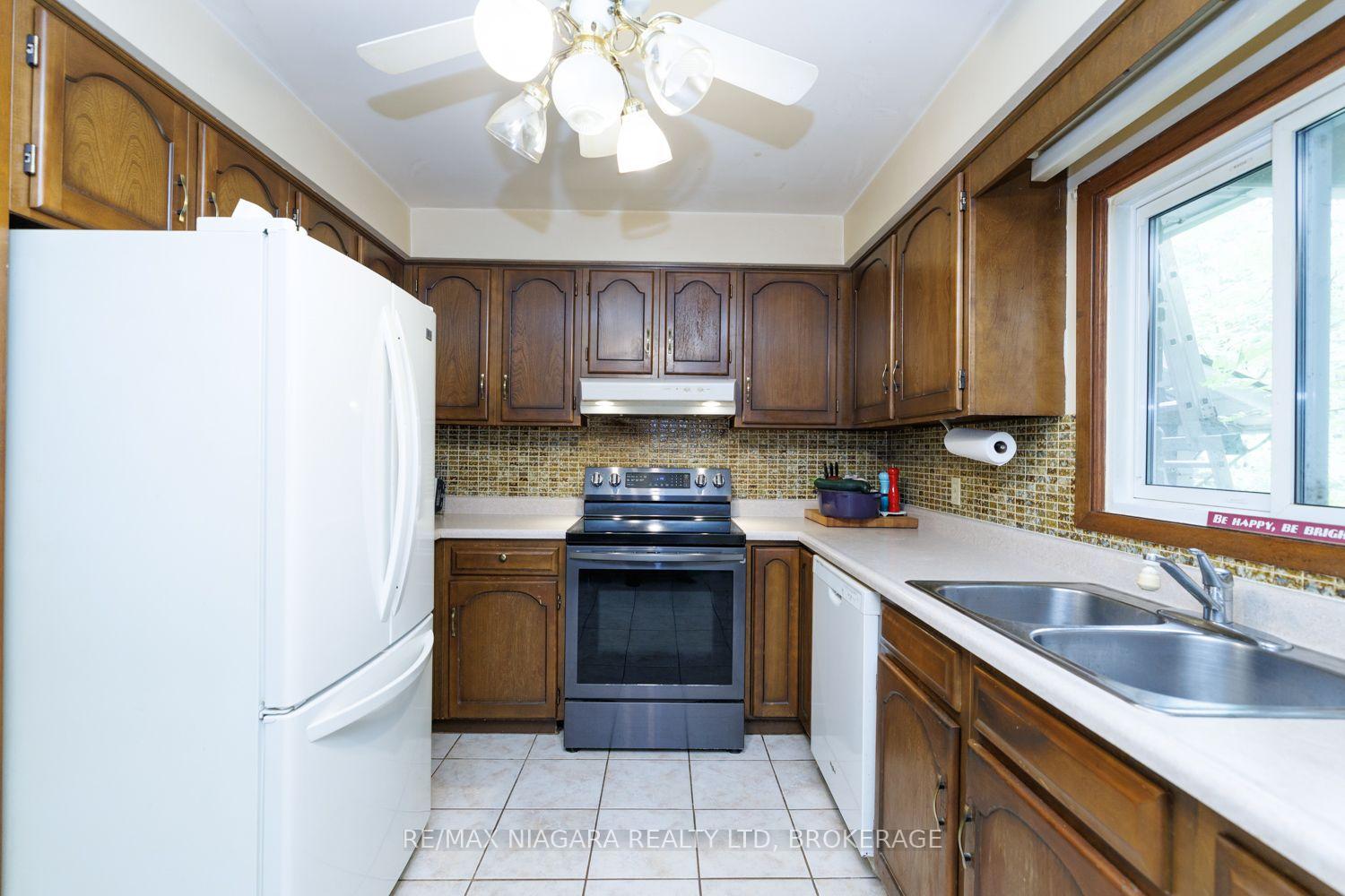 Photo 17 of 567 Lyons Creek Road, Welland, Cooks Mills — HOMEH