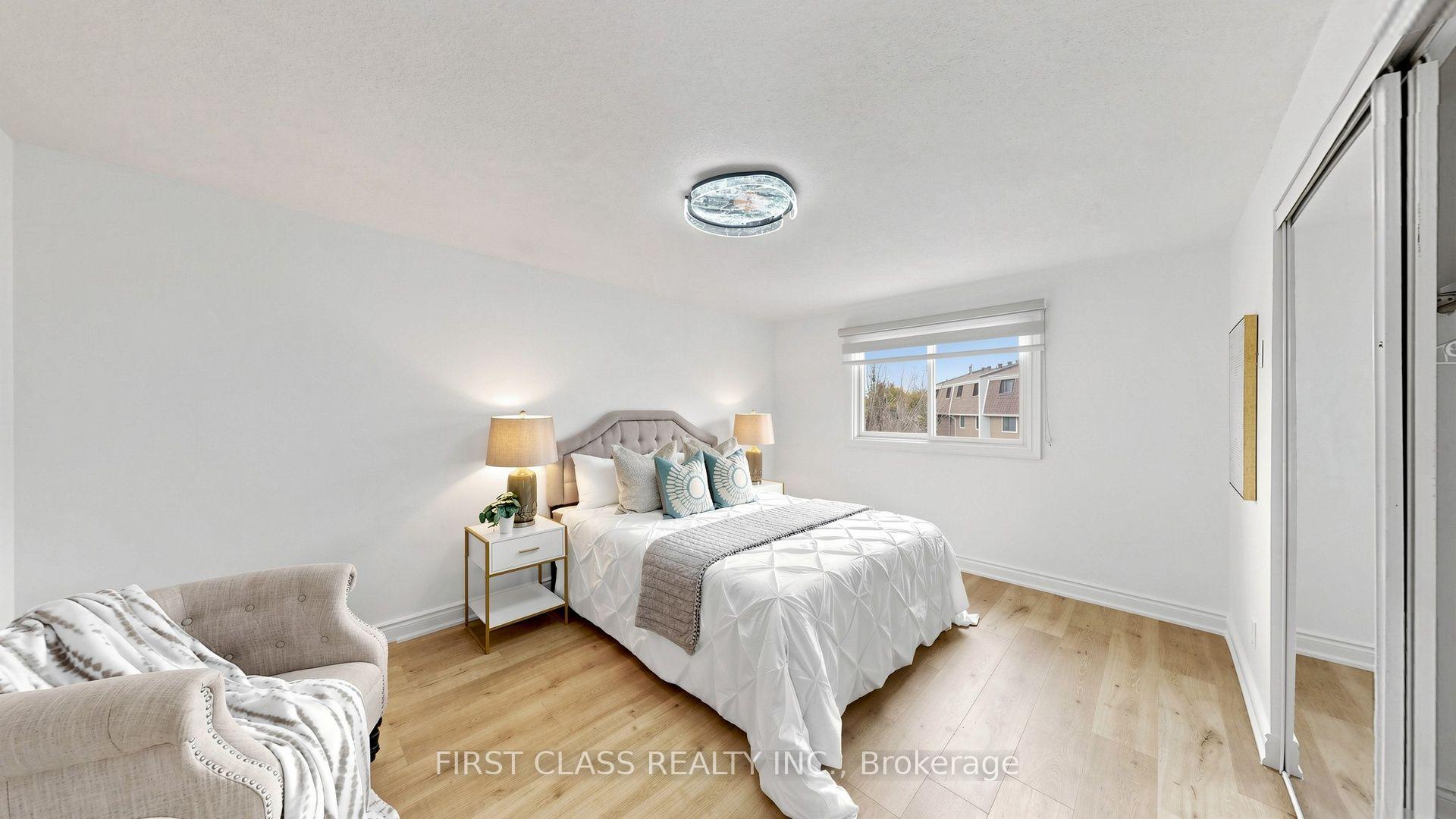 Photo 28 of 34 Mayberry Court, Brampton, Central Park — HOMEH