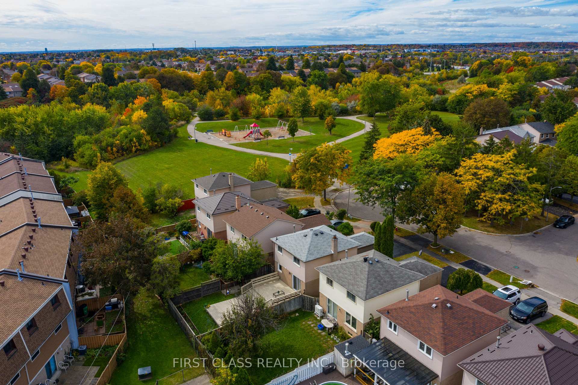 Photo 50 of 34 Mayberry Court, Brampton, Central Park — HOMEH