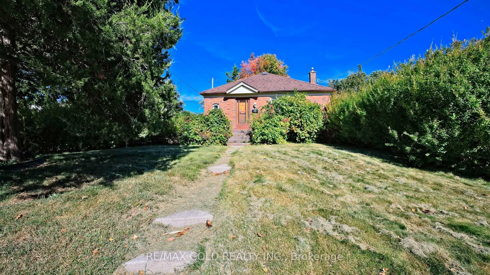 Photo 6 of 11 Pine Avenue N, Mississauga, Port Credit — HOMEH