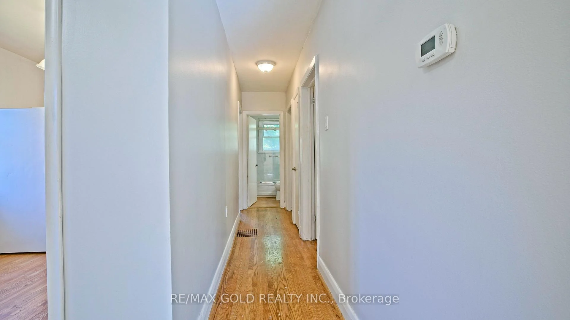 Photo 18 of 11 Pine Avenue N, Mississauga, Port Credit — HOMEH