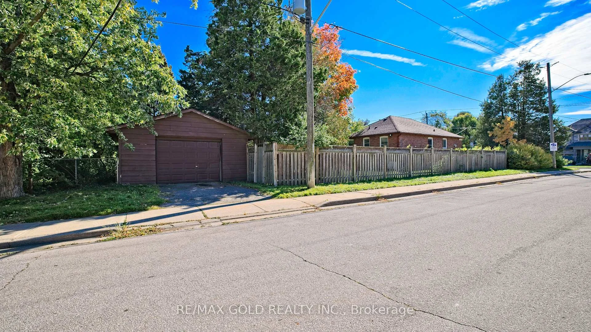 Photo 29 of 11 Pine Avenue N, Mississauga, Port Credit — HOMEH
