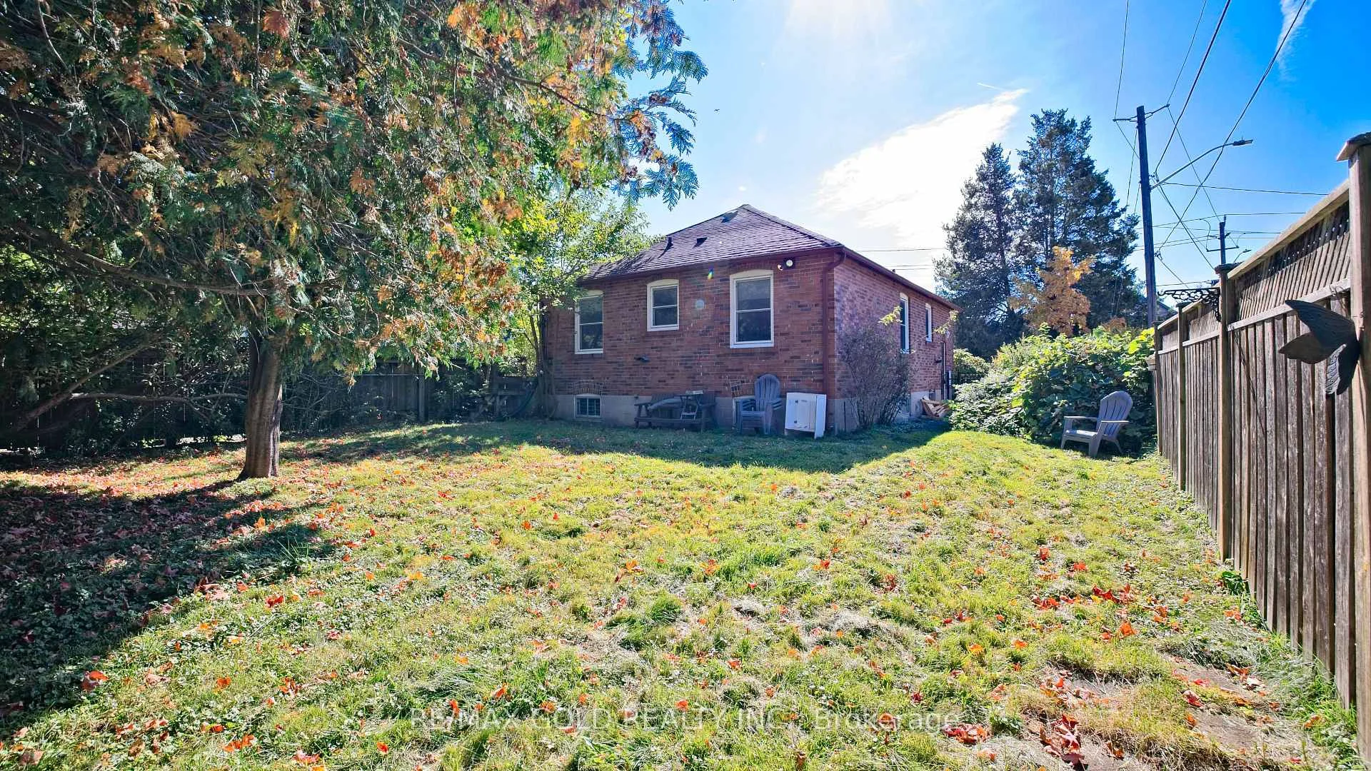 Photo 32 of 11 Pine Avenue N, Mississauga, Port Credit — HOMEH