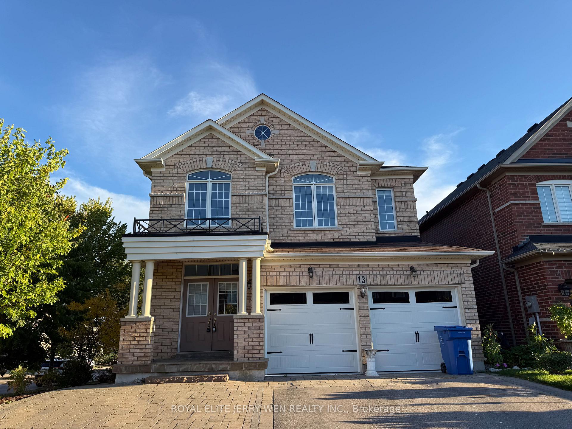 Front of Unit Main floor, 13 Herefordshire Crescent