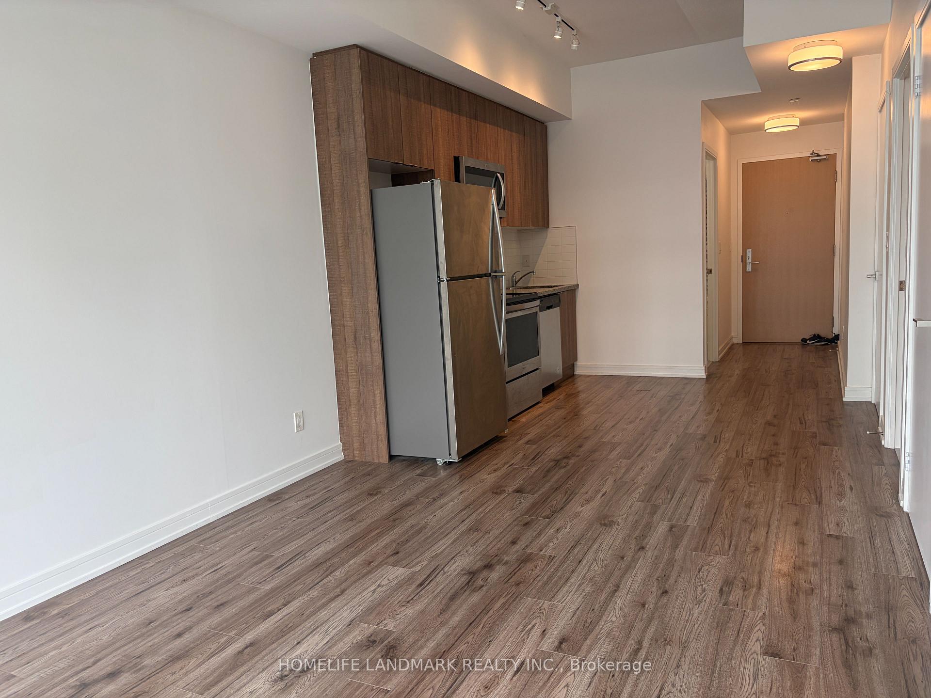 Photo 4 of Unit 701, 621 Sheppard Avenue E, North York, Bayview Village — HOMEH