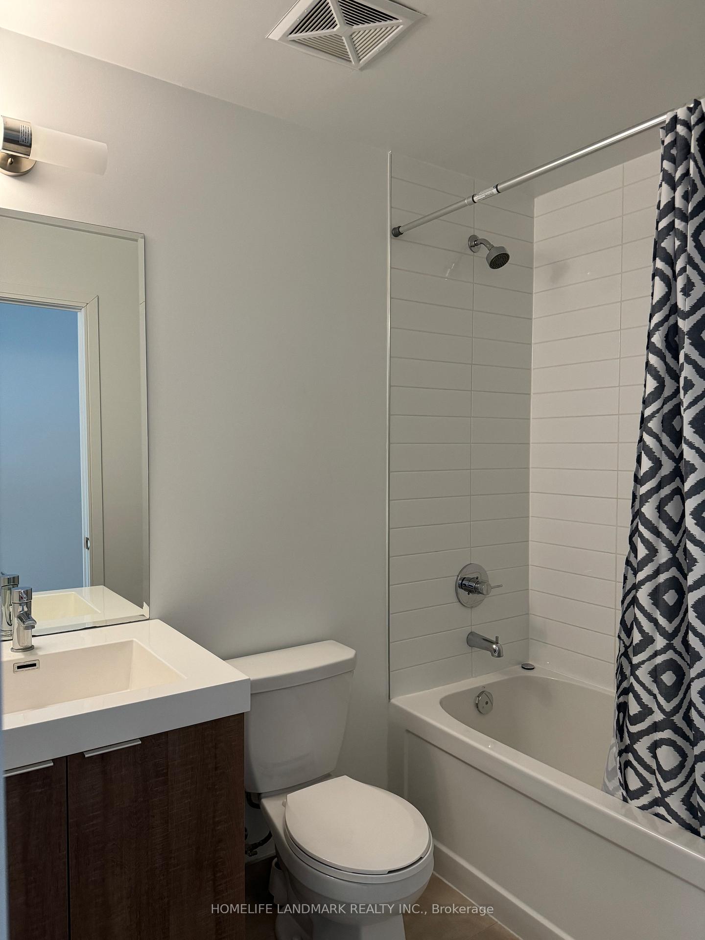 Photo 10 of Unit 701, 621 Sheppard Avenue E, North York, Bayview Village — HOMEH