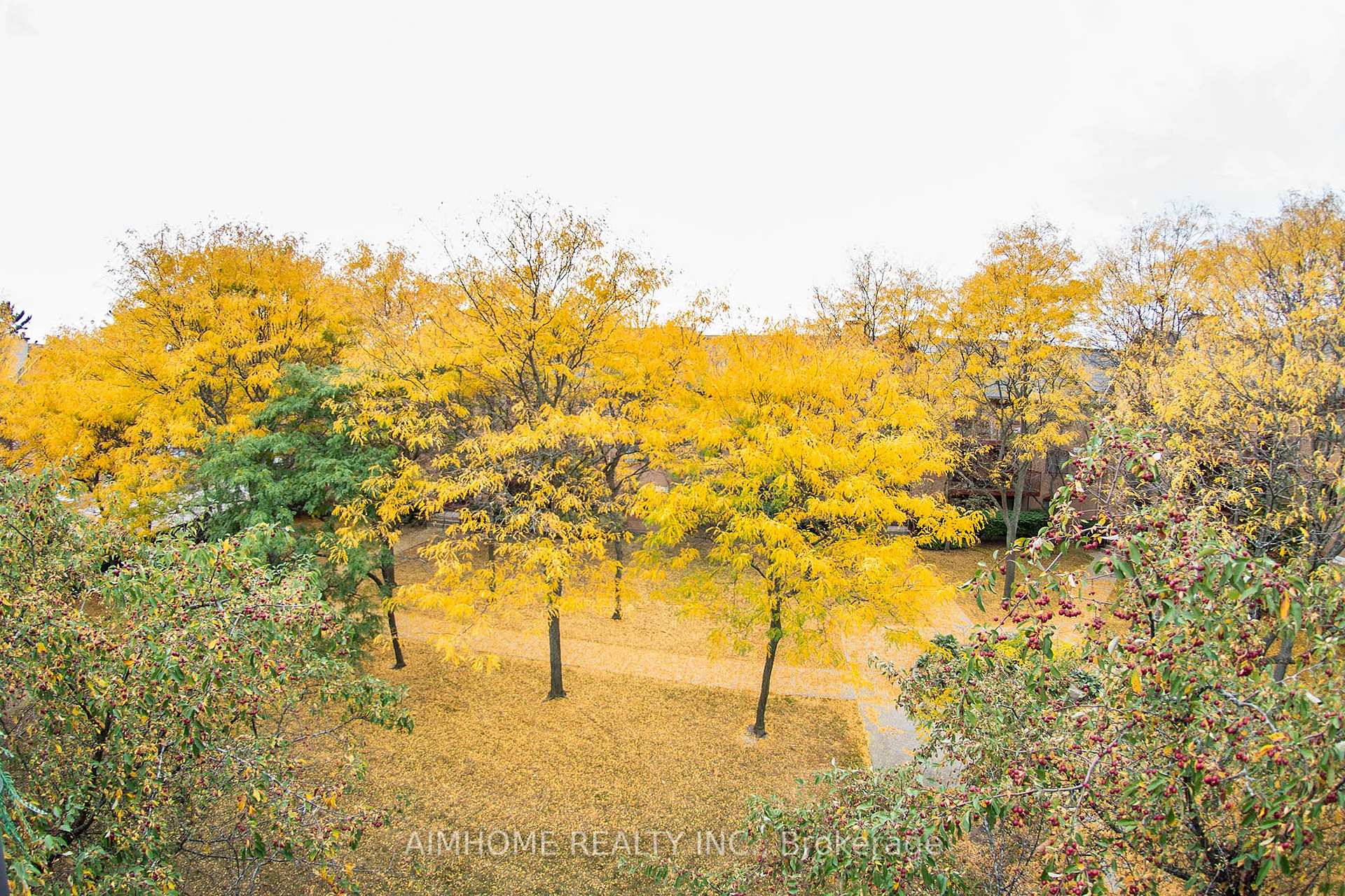 Photo 9 of Unit 933, 1506 Pilgrims Way, Oakville, Glen Abbey — HOMEH