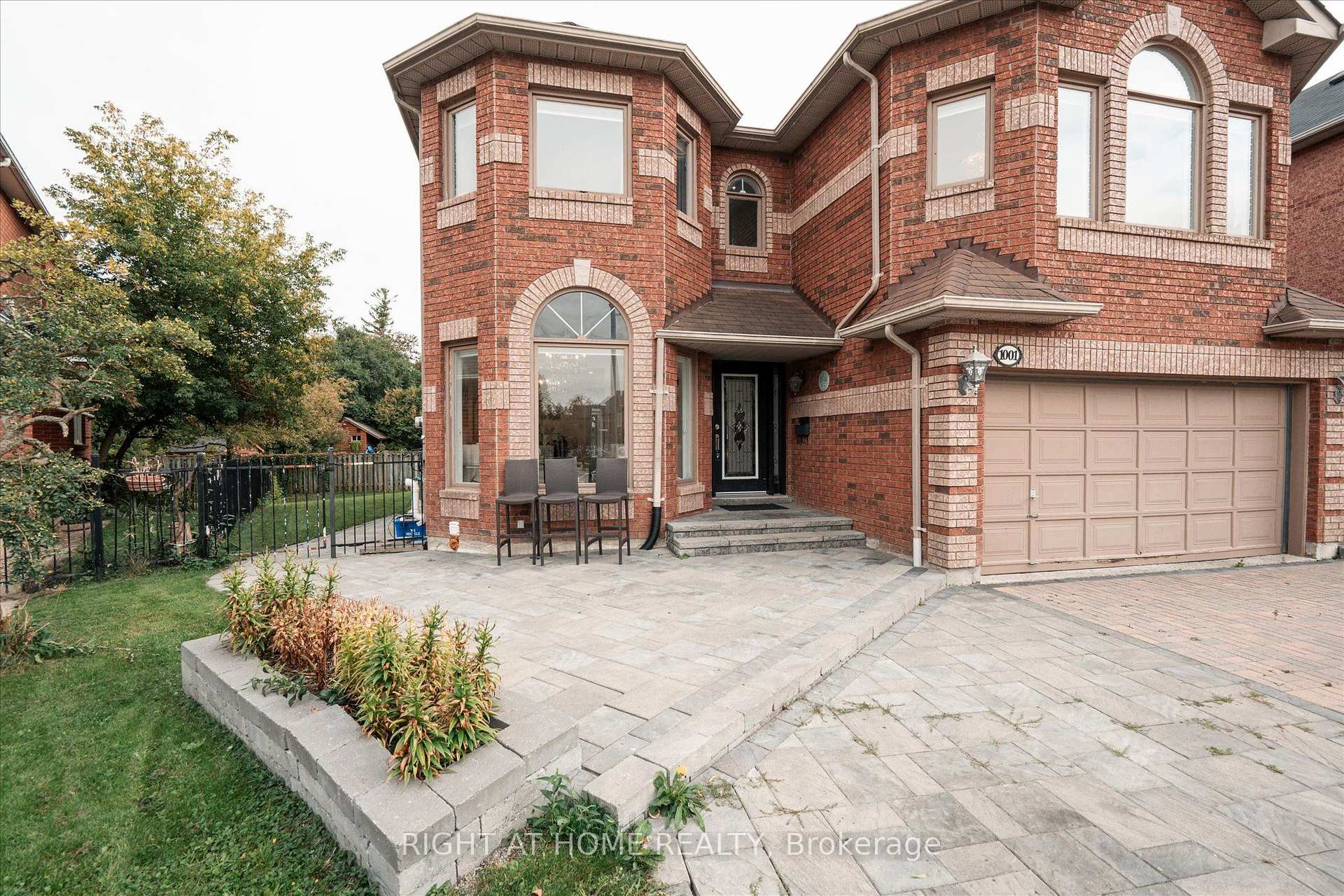 Photo 2 of 1001 Lytton Court, Pickering, Rosebank — HOMEH