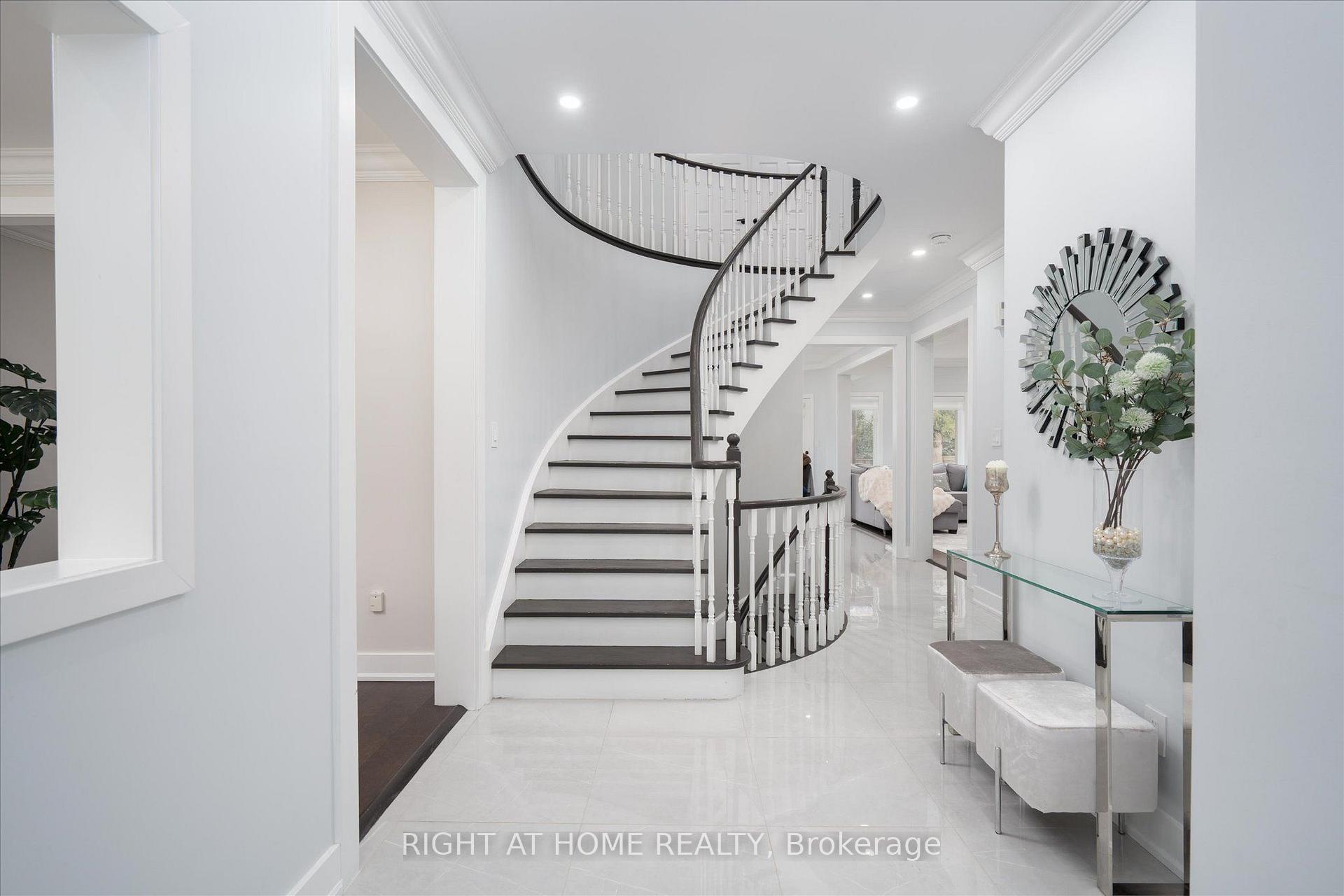 Photo 3 of 1001 Lytton Court, Pickering, Rosebank — HOMEH