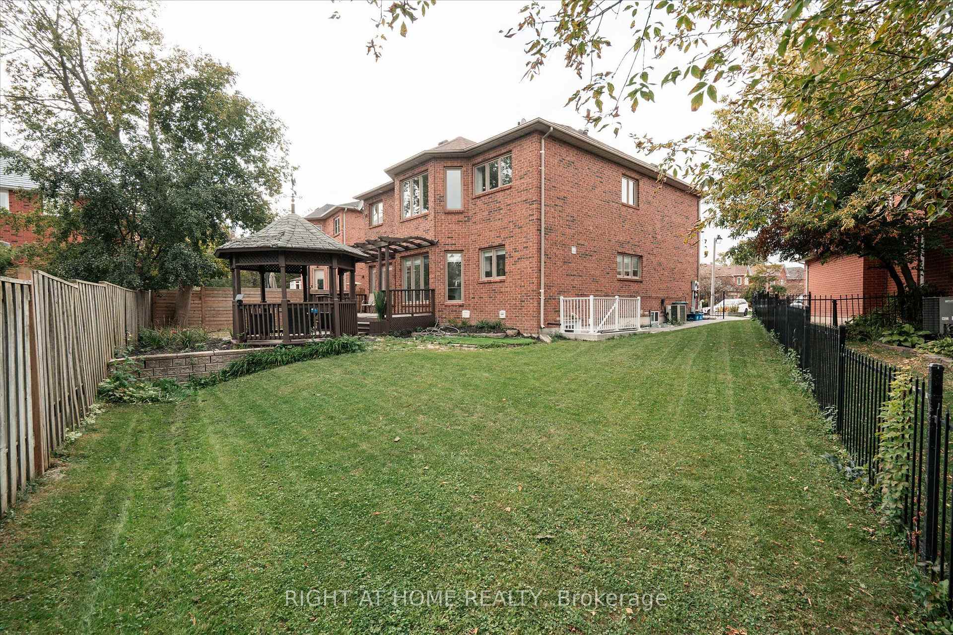 Photo 39 of 1001 Lytton Court, Pickering, Rosebank — HOMEH