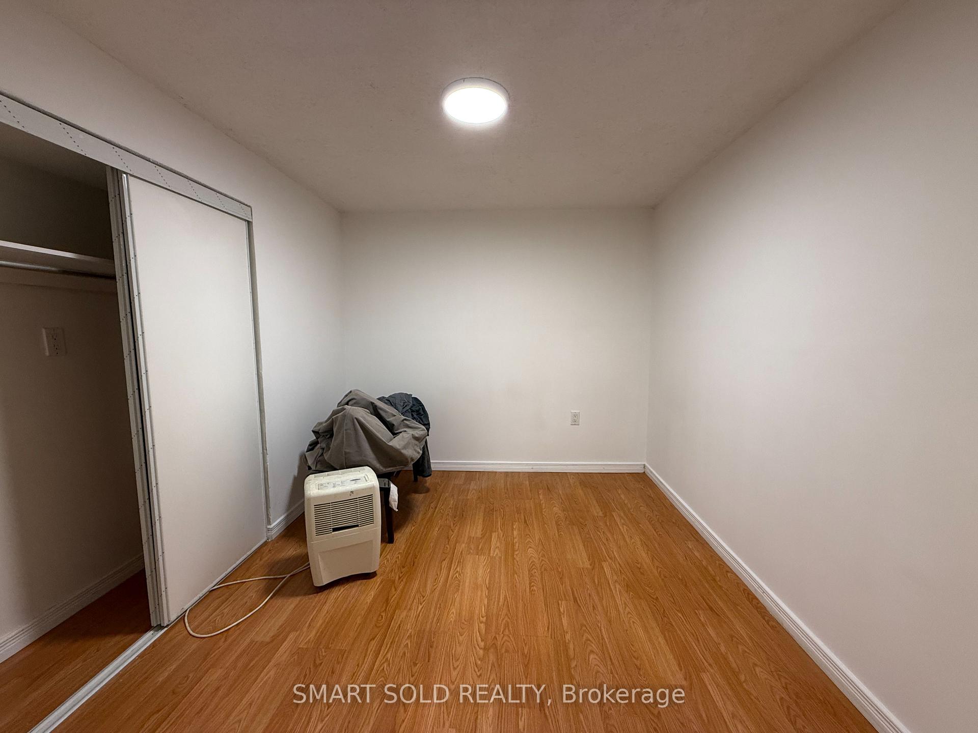 Photo 5 of Unit (Basement), 36 Montezuma Trail, Scarborough, Agincourt North — HOMEH