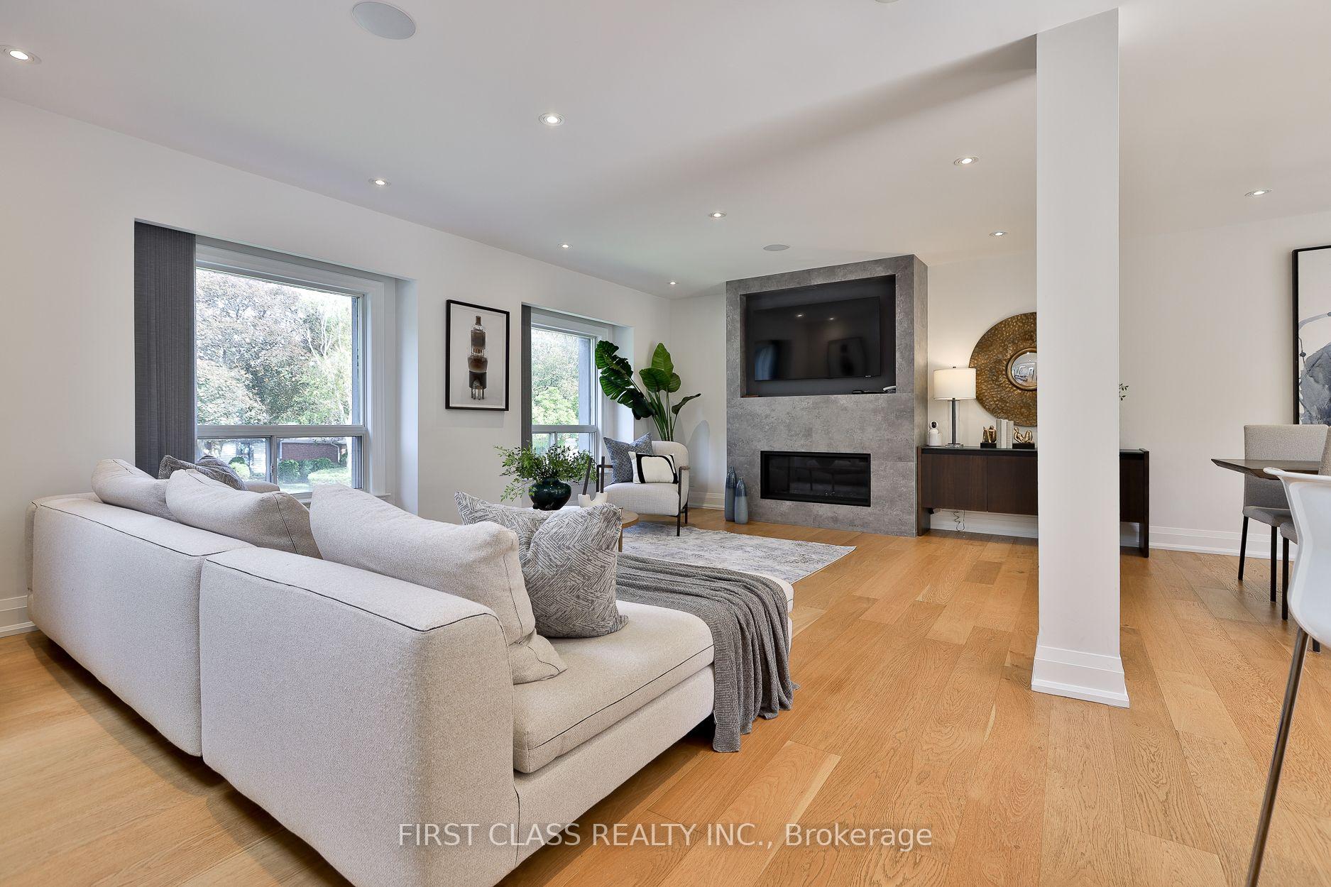 Photo 5 of 27 Delair Crescent, Markham, Grandview — HOMEH