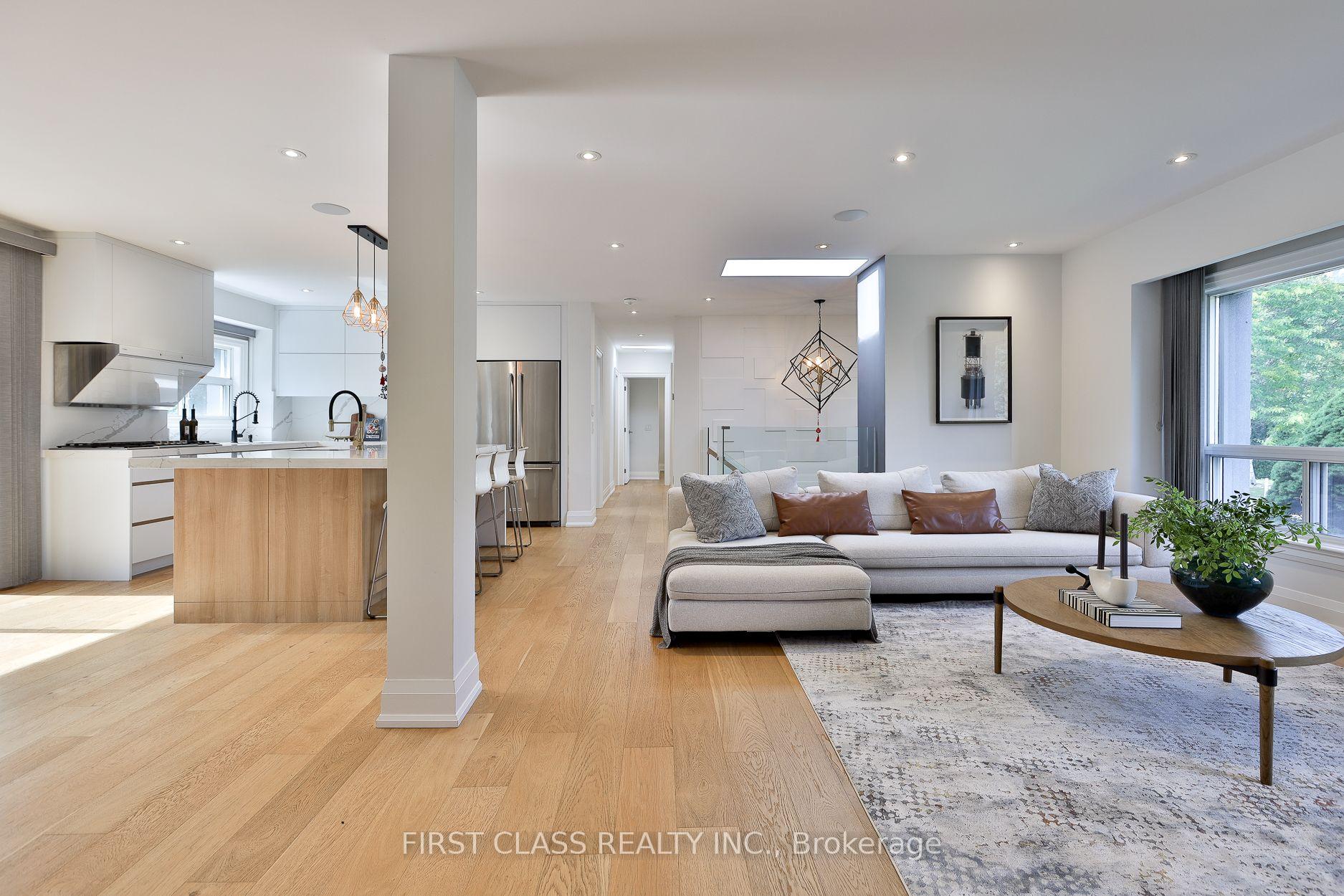 Photo 10 of 27 Delair Crescent, Markham, Grandview — HOMEH