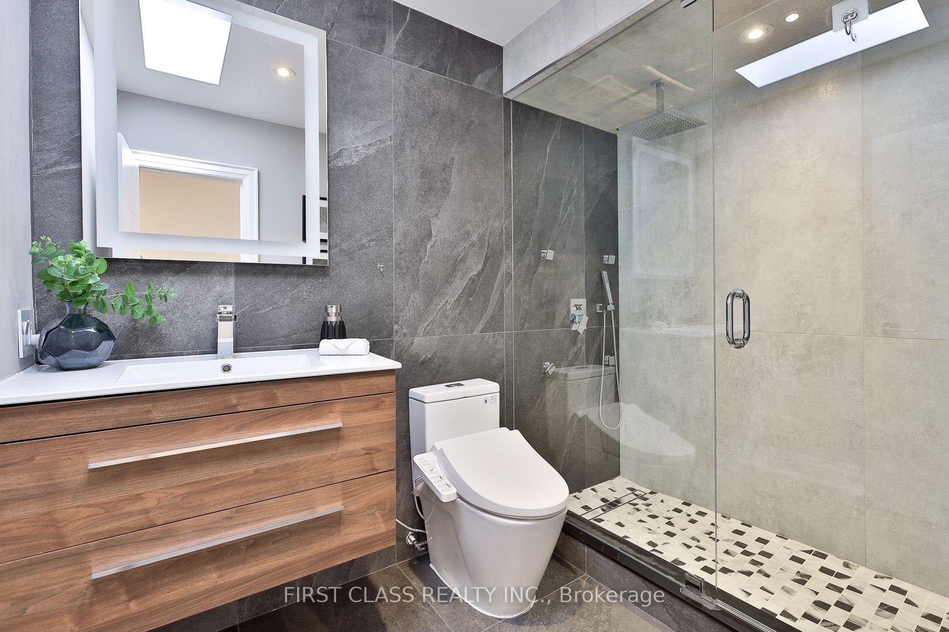Photo 18 of 27 Delair Crescent, Markham, Grandview — HOMEH