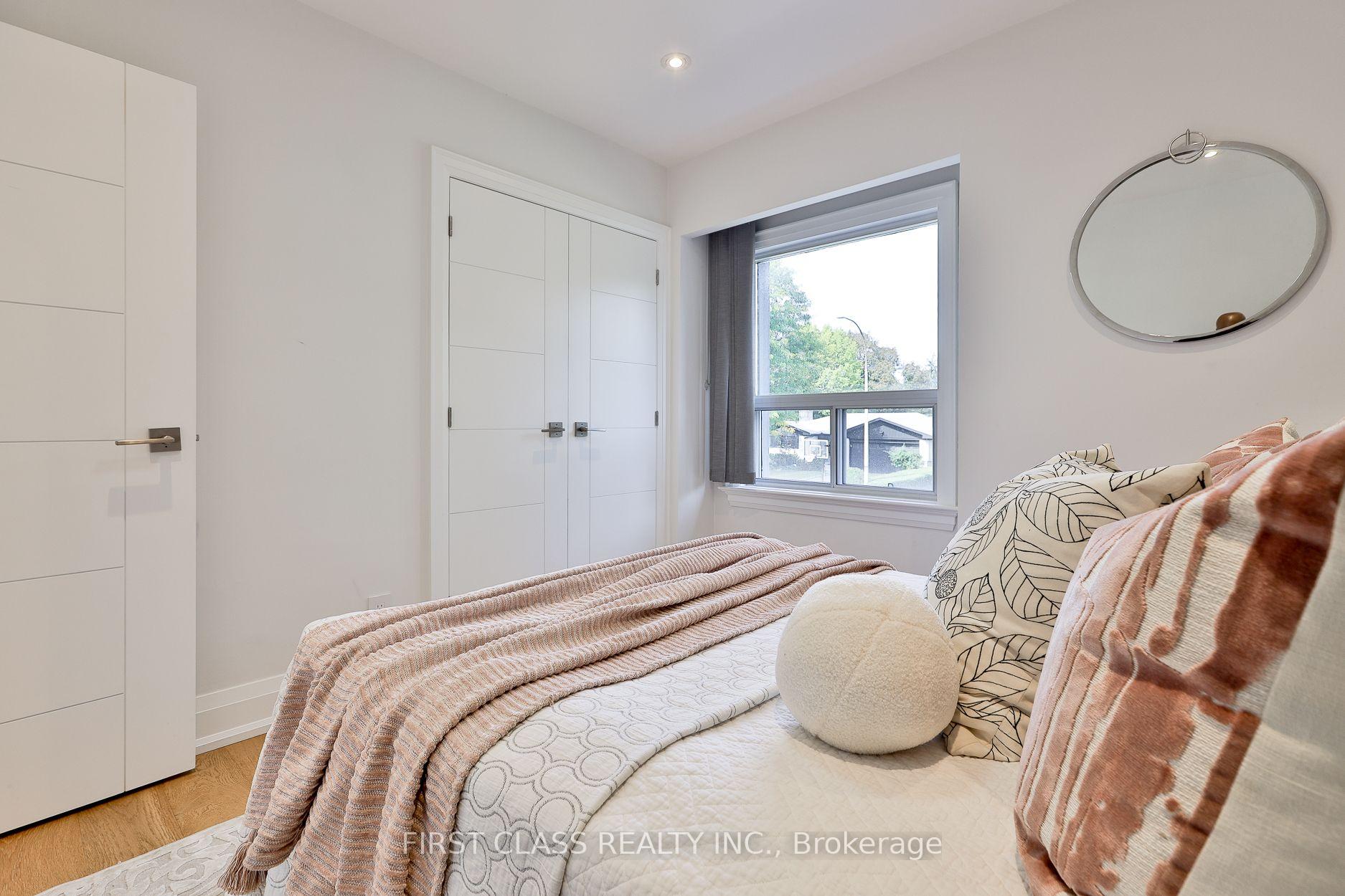 Photo 20 of 27 Delair Crescent, Markham, Grandview — HOMEH