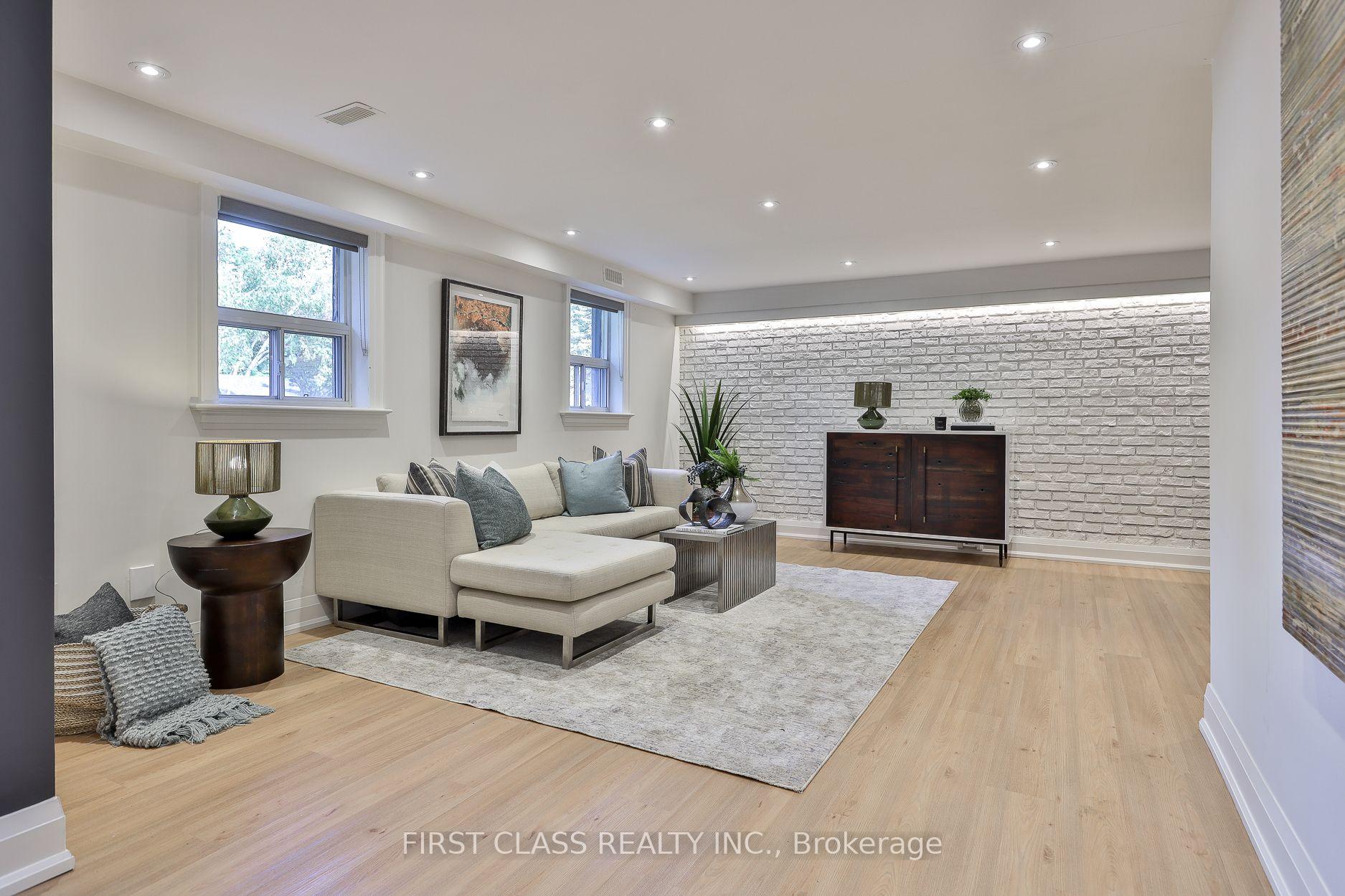 Photo 28 of 27 Delair Crescent, Markham, Grandview — HOMEH