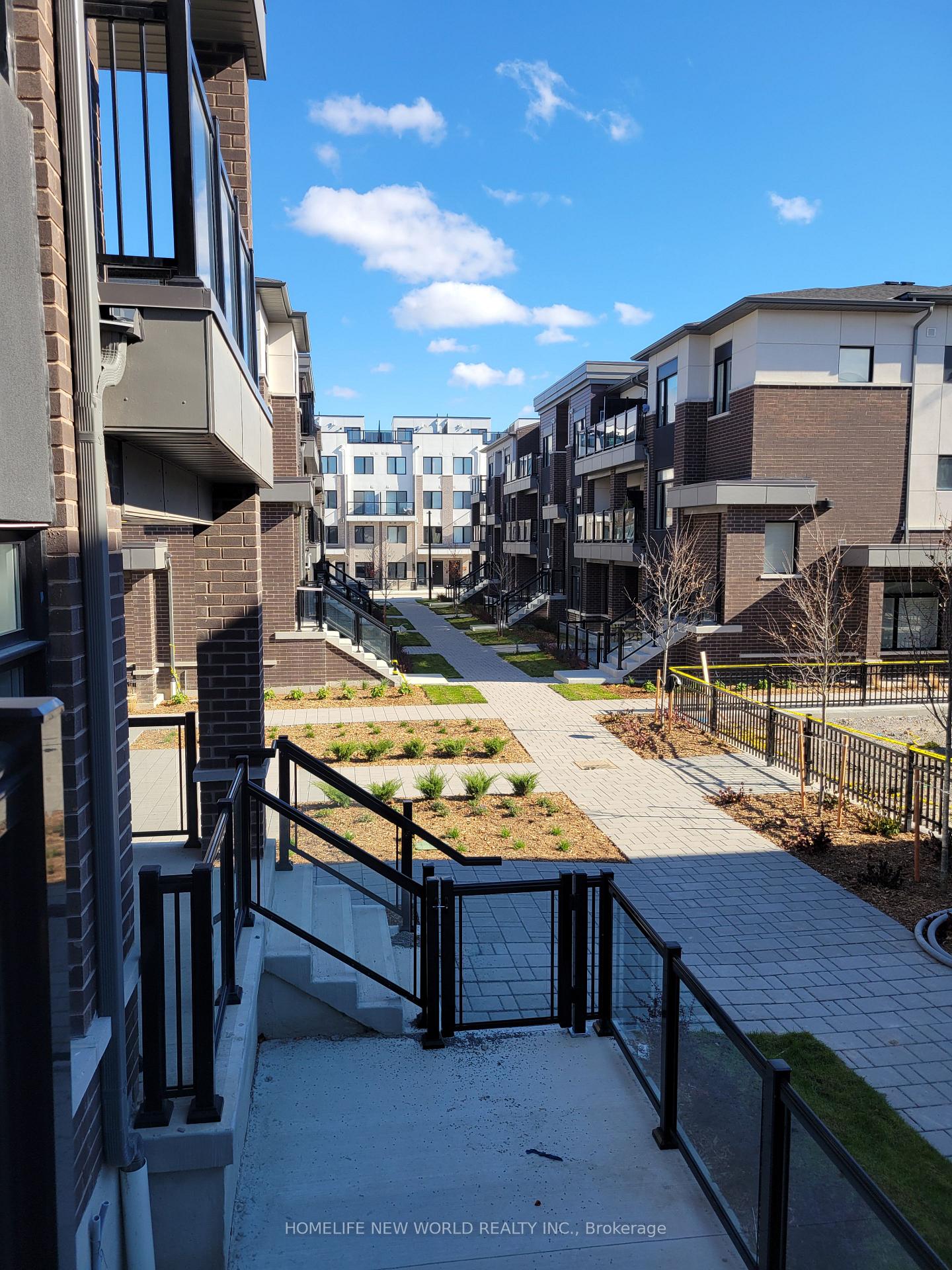 Photo 2 of Unit 1419, 1695 Dersan Street, Pickering, Duffin Heights — HOMEH