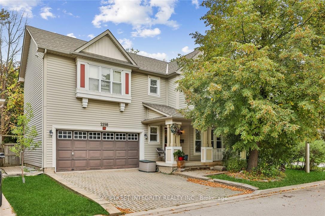 Photo of 2198 Woodglen Crescent