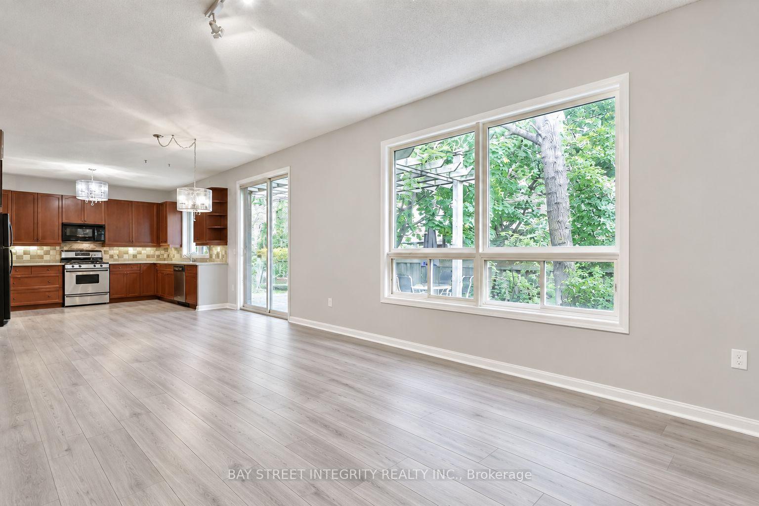 Photo 6 of 2198 Woodglen Crescent, Burlington, Orchard — HOMEH