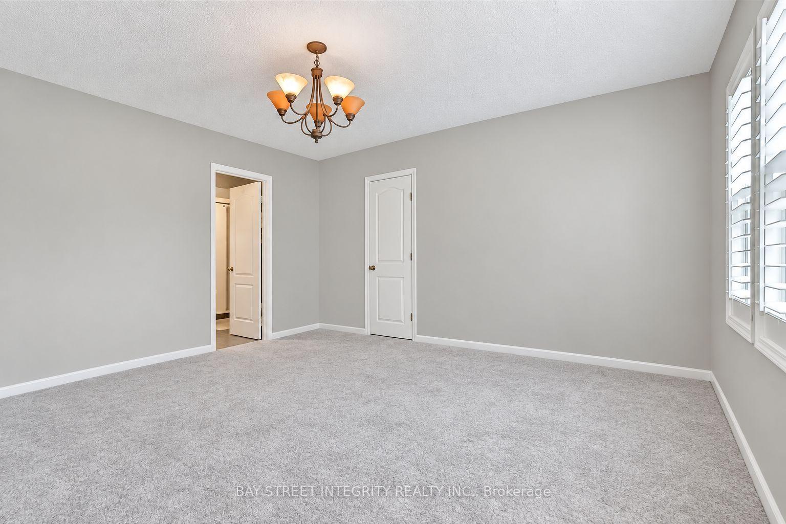 Photo 20 of 2198 Woodglen Crescent, Burlington, Orchard — HOMEH