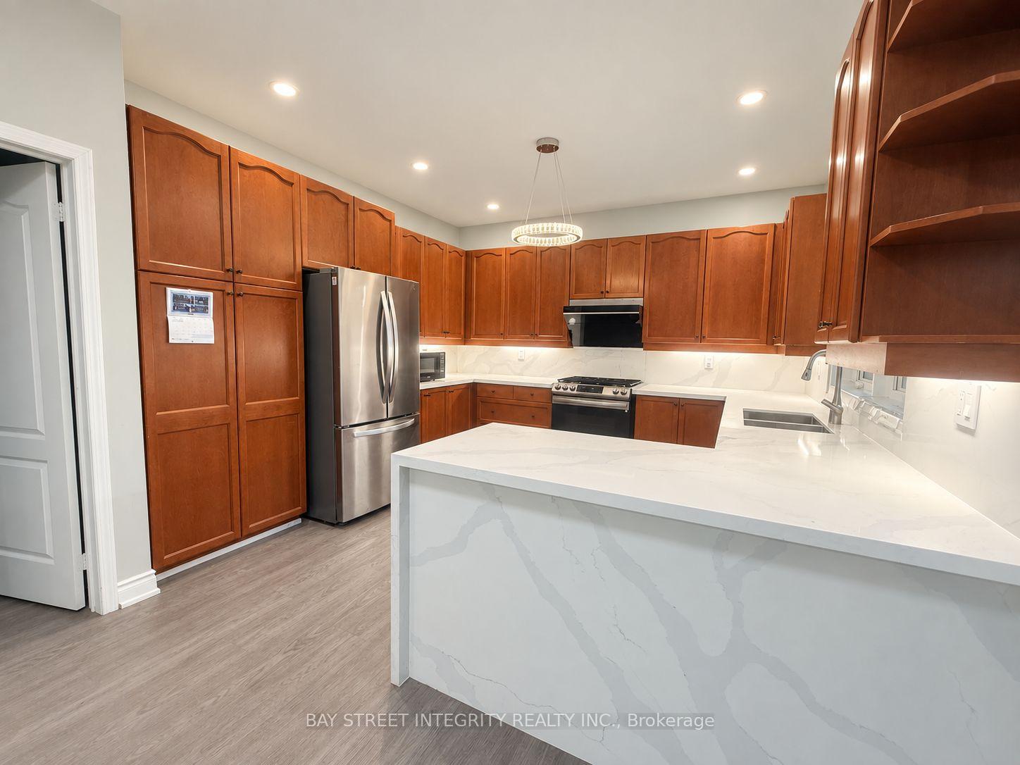 Photo 14 of 2198 Woodglen Crescent, Burlington, Orchard — HOMEH