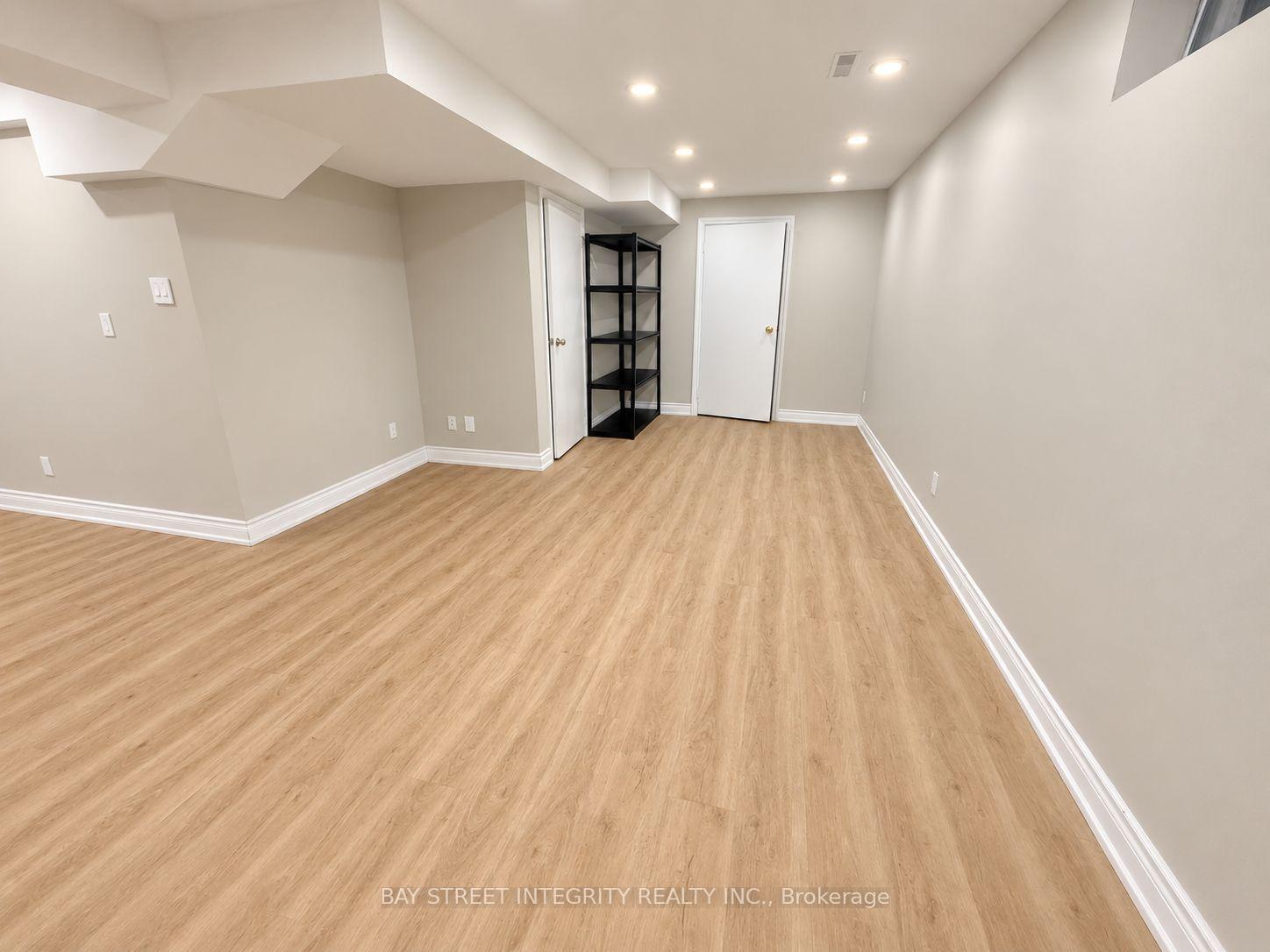 Photo 31 of 2198 Woodglen Crescent, Burlington, Orchard — HOMEH