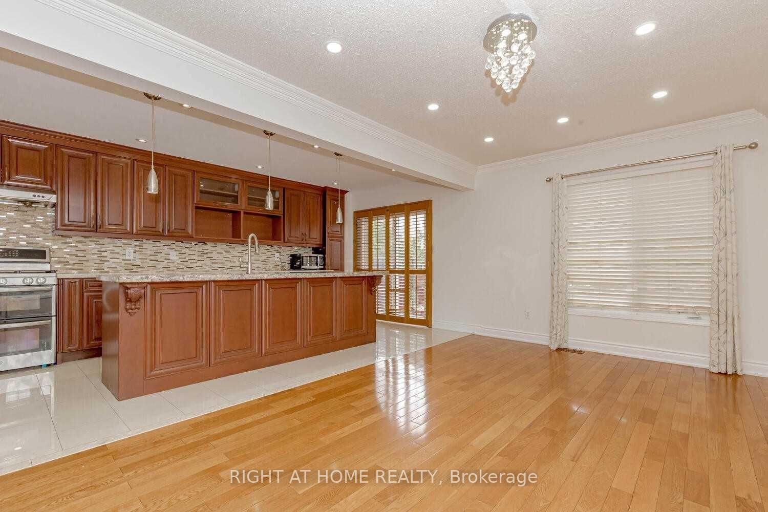 Photo 8 of 3300 Respond Road, Mississauga, Churchill Meadows — HOMEH