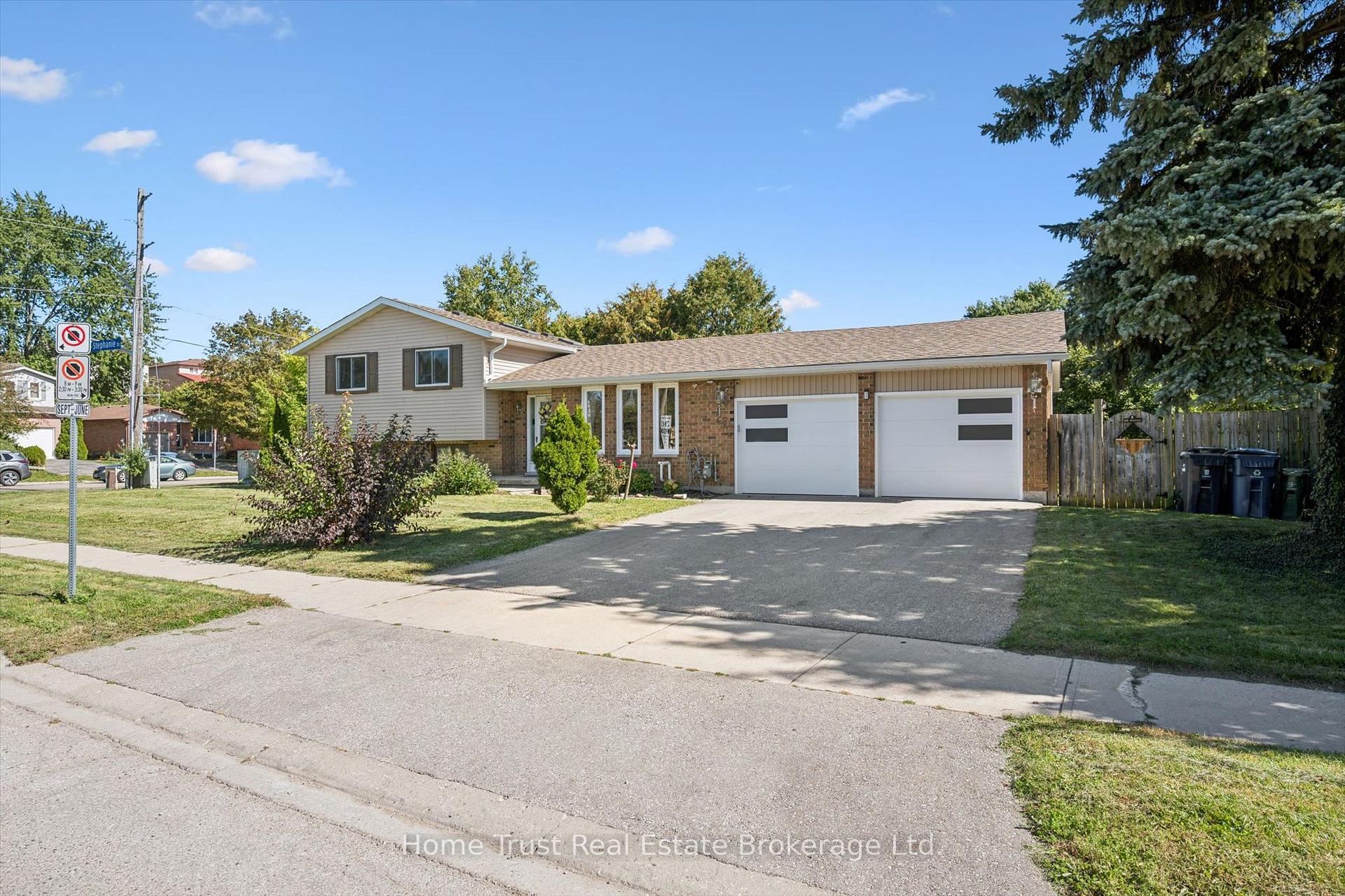 Photo 2 of 256 Stephanie Drive, Guelph, Willow West/Sugarbush/West Acres — HOMEH