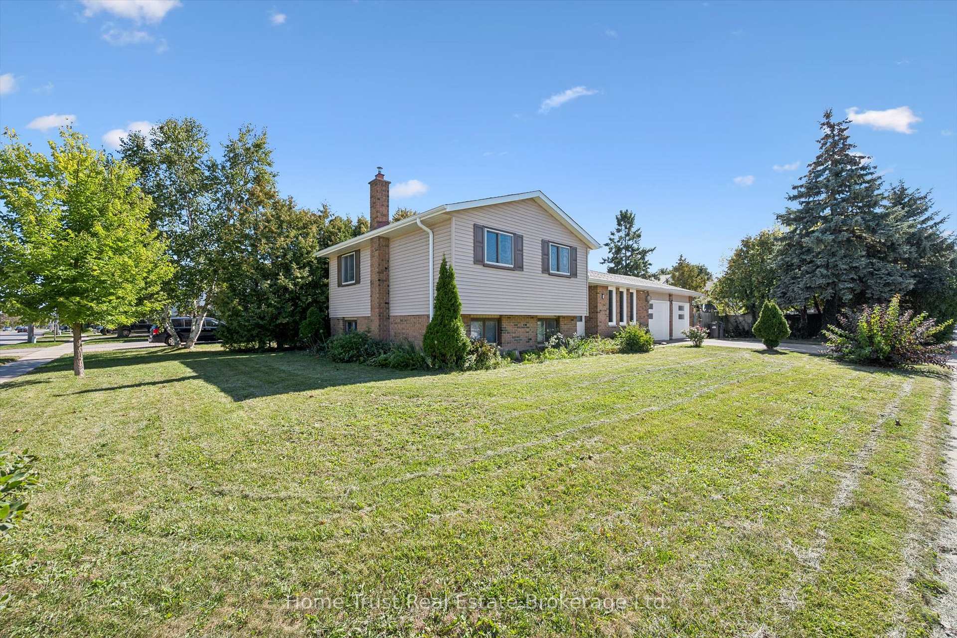Photo 3 of 256 Stephanie Drive, Guelph, Willow West/Sugarbush/West Acres — HOMEH