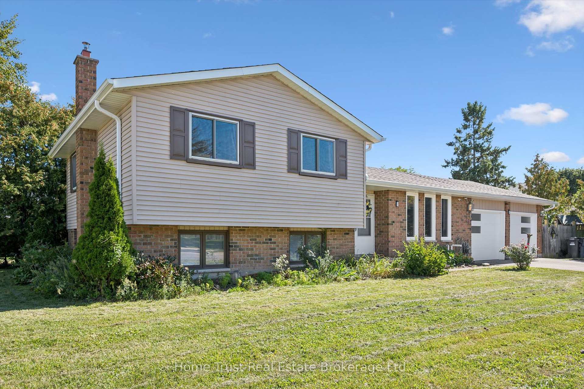 Photo 4 of 256 Stephanie Drive, Guelph, Willow West/Sugarbush/West Acres — HOMEH