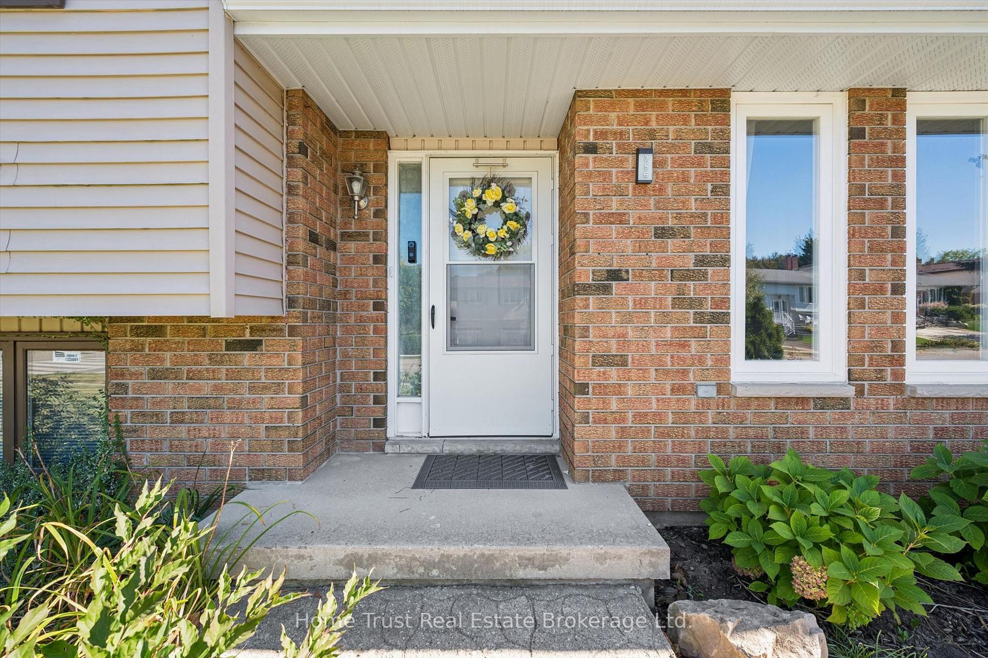 Photo 5 of 256 Stephanie Drive, Guelph, Willow West/Sugarbush/West Acres — HOMEH