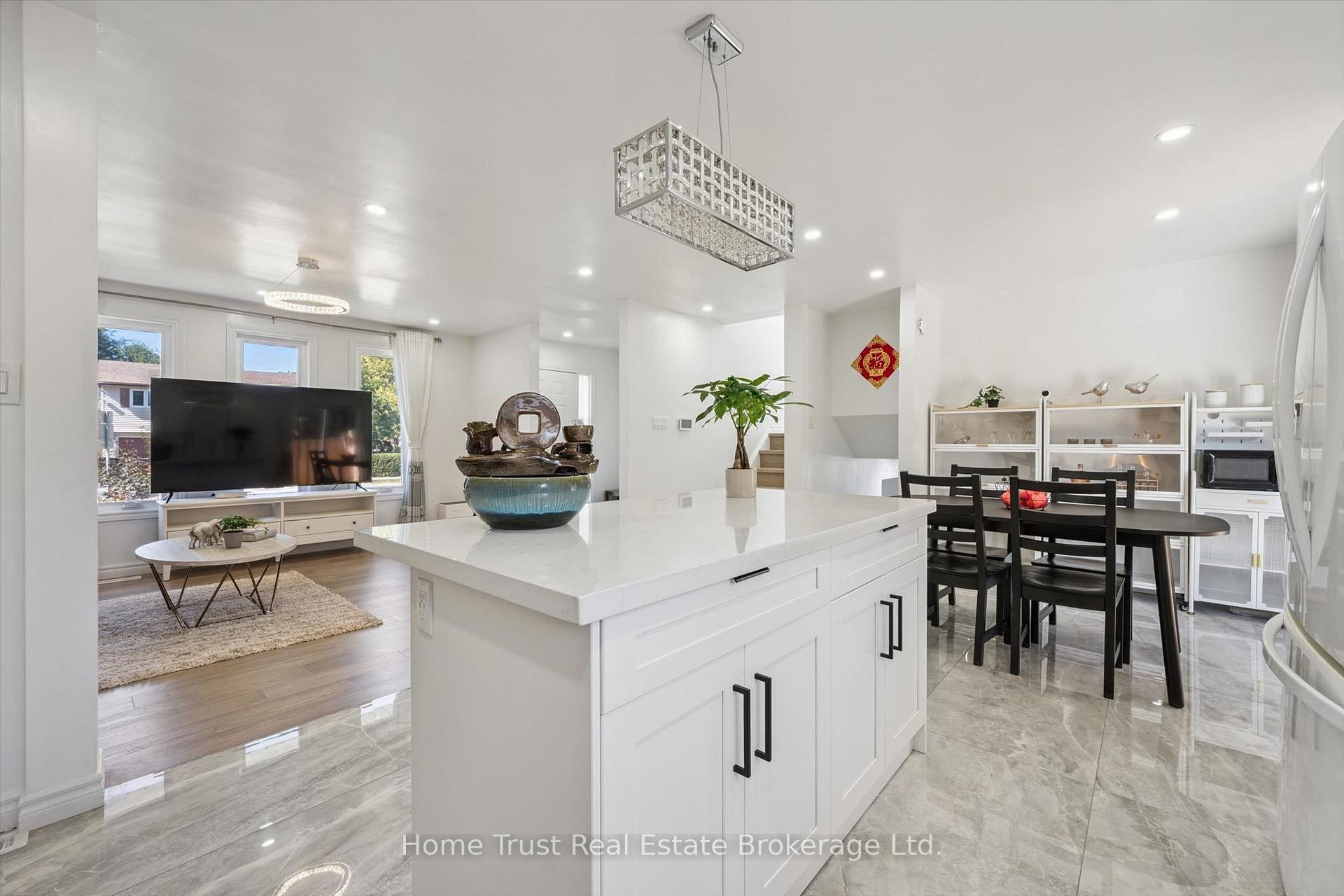 Photo 12 of 256 Stephanie Drive, Guelph, Willow West/Sugarbush/West Acres — HOMEH