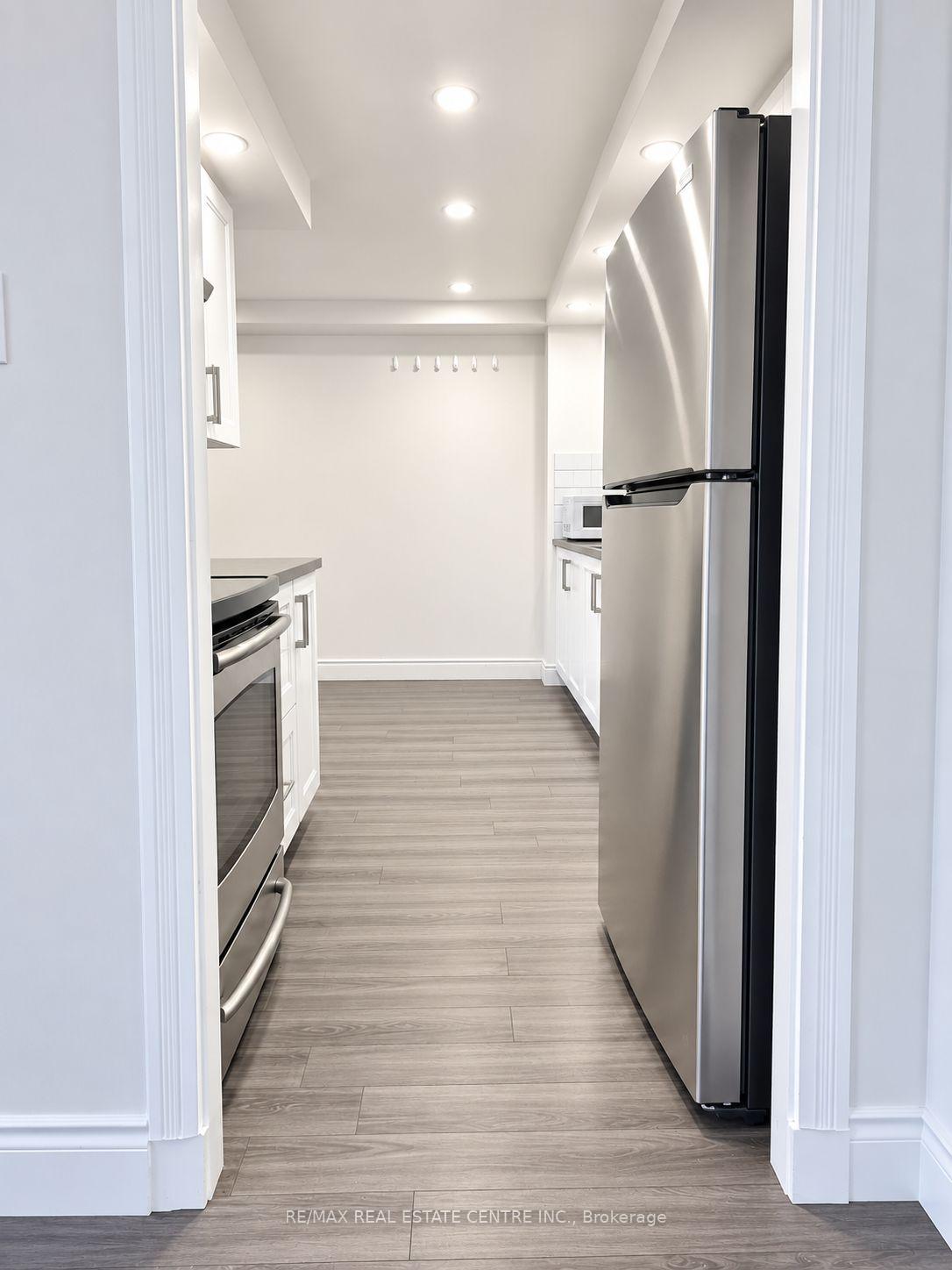 Photo 3 of Unit 407, 627 The West Mall, Etobicoke, Eringate-Centennial-West Deane — HOMEH