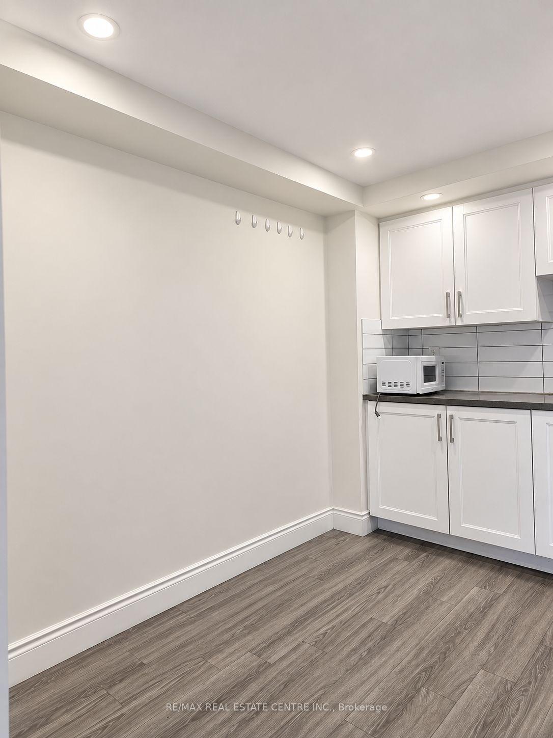 Photo 6 of Unit 407, 627 The West Mall, Etobicoke, Eringate-Centennial-West Deane — HOMEH