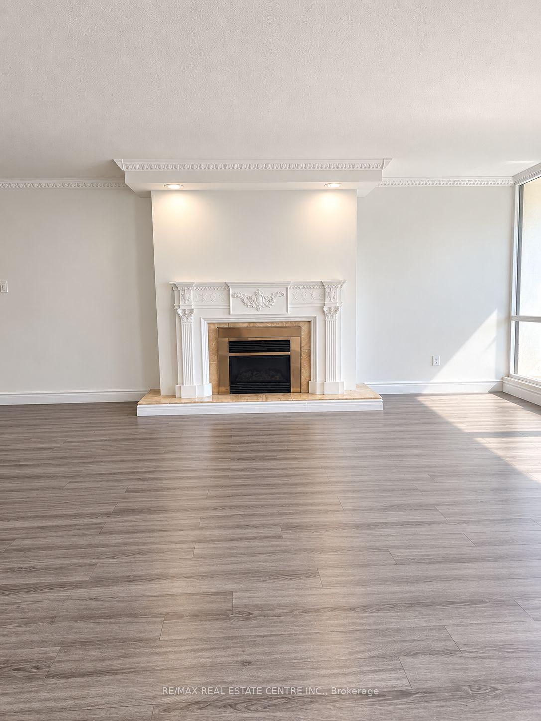 Photo 7 of Unit 407, 627 The West Mall, Etobicoke, Eringate-Centennial-West Deane — HOMEH