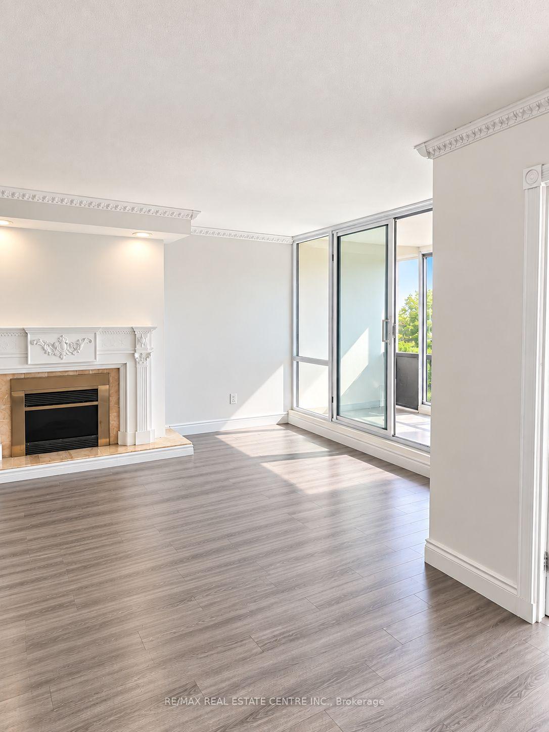 Photo 8 of Unit 407, 627 The West Mall, Etobicoke, Eringate-Centennial-West Deane — HOMEH