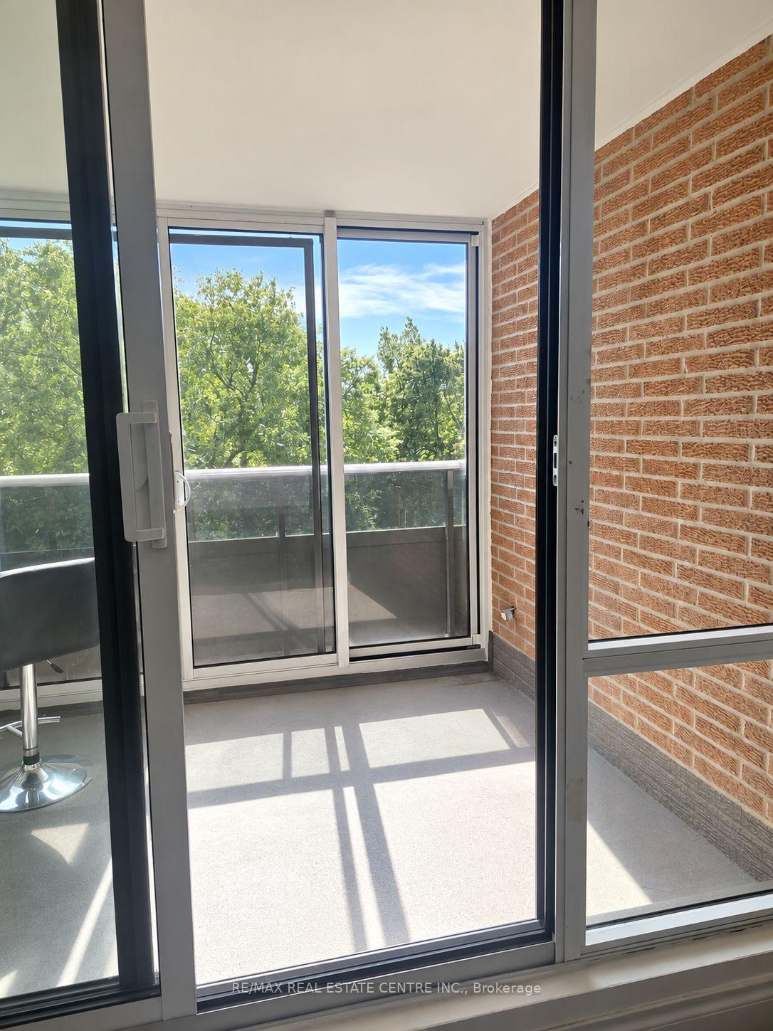 Photo 9 of Unit 407, 627 The West Mall, Etobicoke, Eringate-Centennial-West Deane — HOMEH