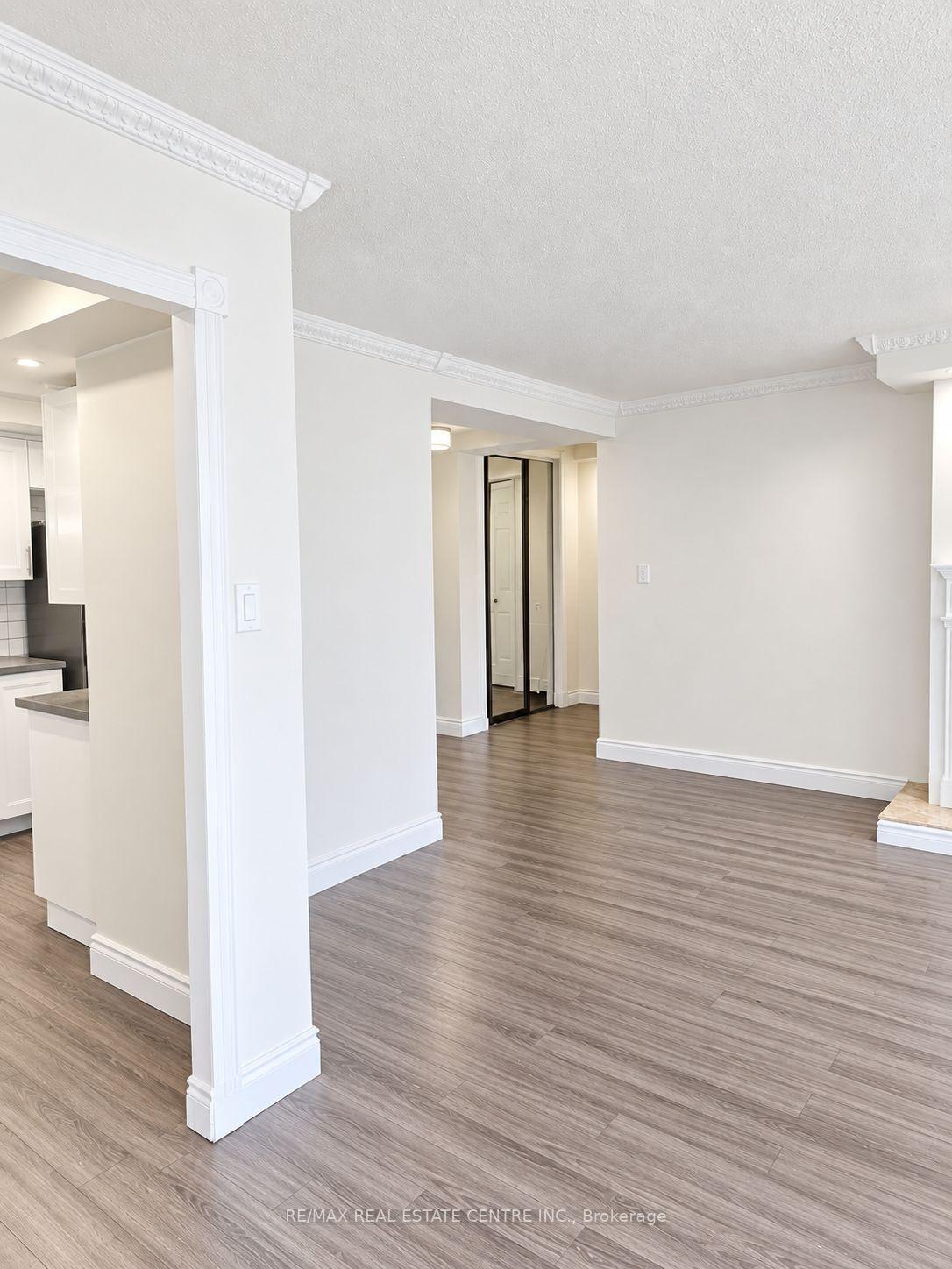 Photo 10 of Unit 407, 627 The West Mall, Etobicoke, Eringate-Centennial-West Deane — HOMEH
