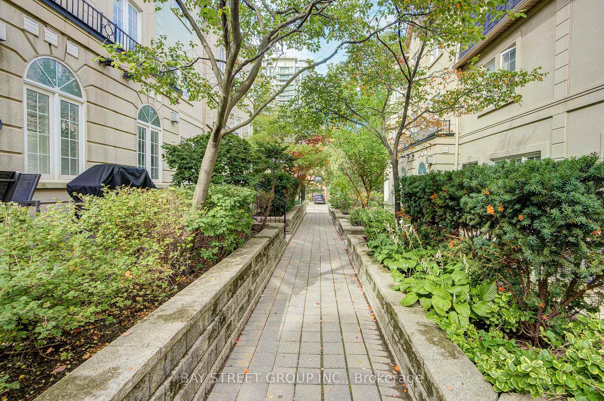 Photo 3 of Unit 105, 11 Everson Drive, North York, Willowdale East — HOMEH