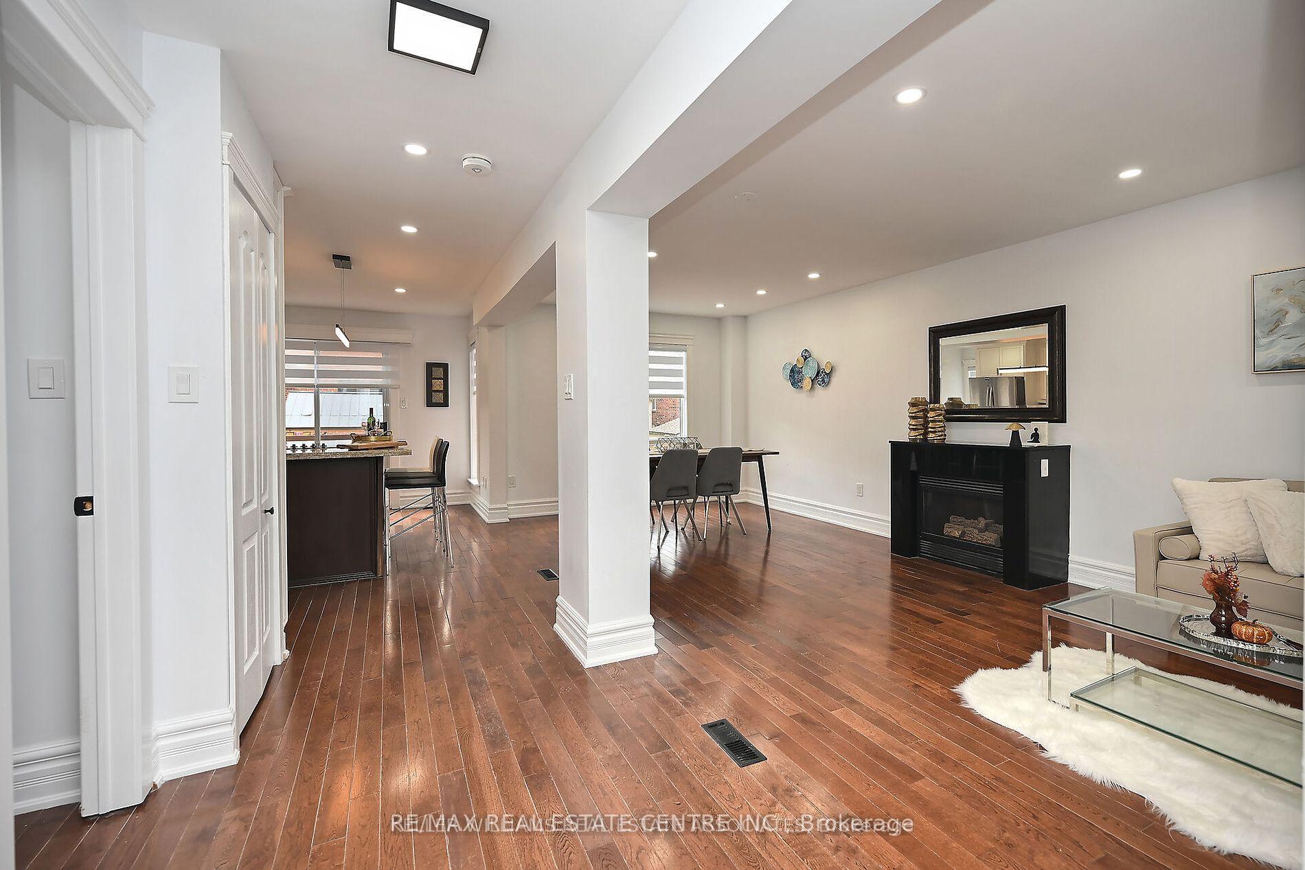 Photo 4 of 3845 Althorpe (Upper ) Circle, Mississauga, Lisgar — HOMEH