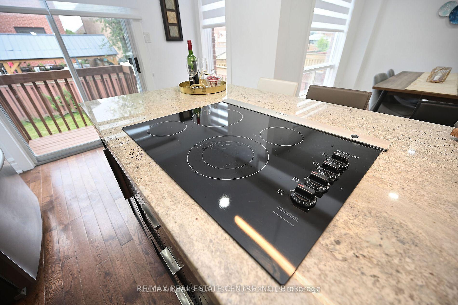 Photo 14 of 3845 Althorpe (Upper ) Circle, Mississauga, Lisgar — HOMEH