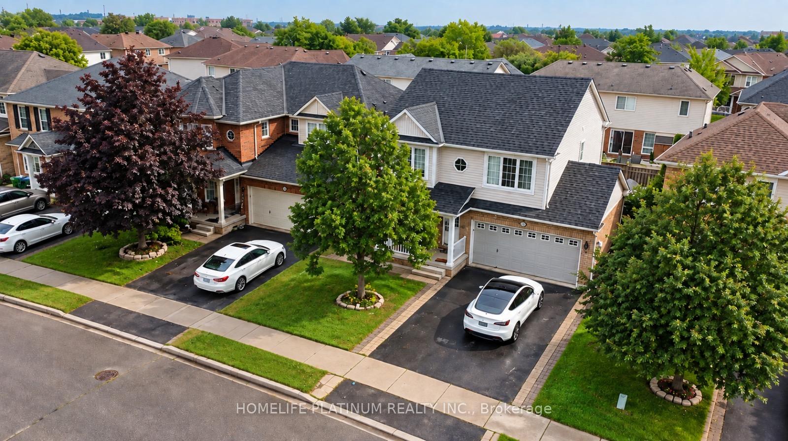 Photo 4 of 71 Sugarhill Drive N, Brampton, Fletcher's Meadow — HOMEH